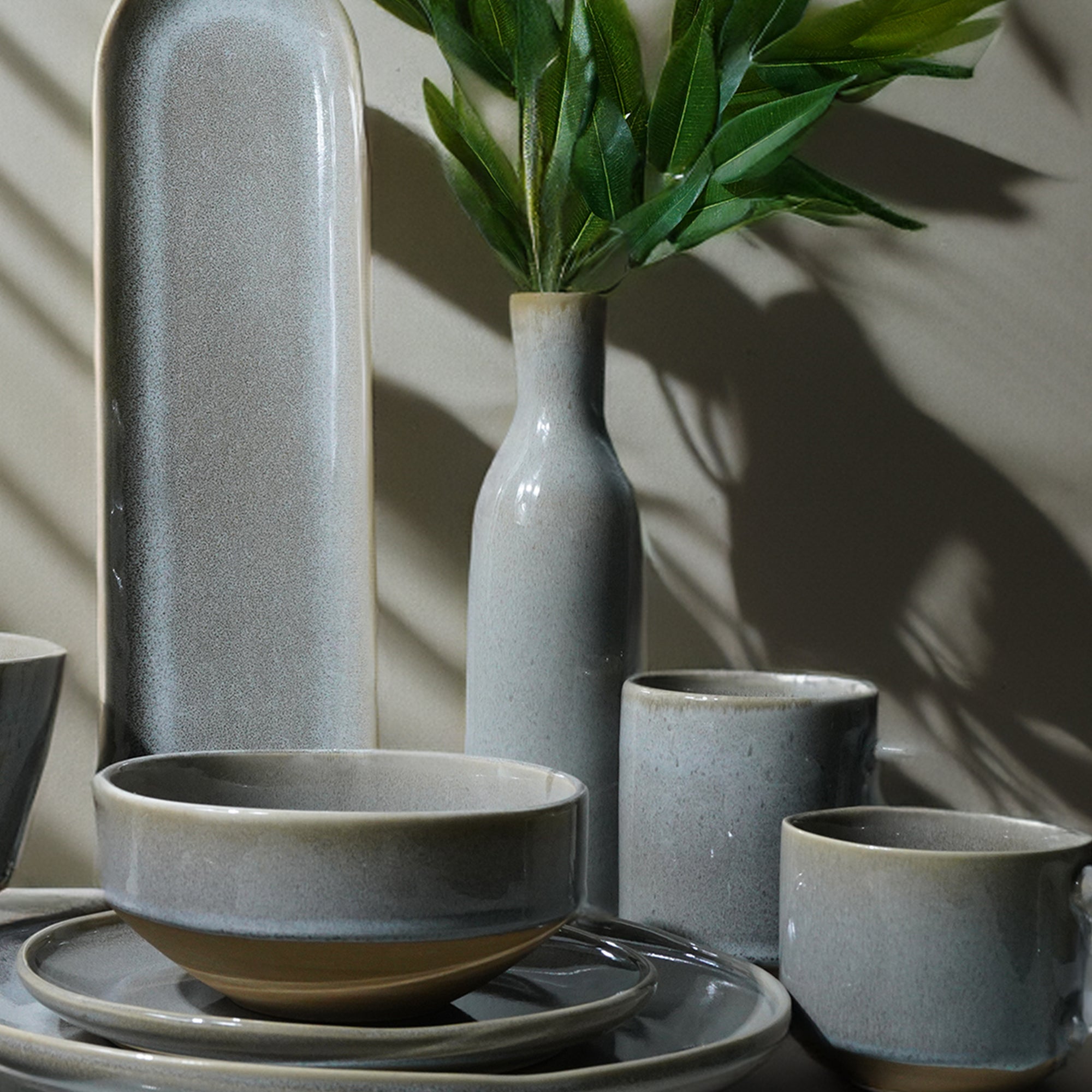 Passifoy Grey Vase HZ4027 -  Vases - ebarza Furniture UAE | Shop Modern Furniture in Abu Dhabi & Dubai - مفروشات ايبازرا في الامارات | تسوق اثاث عصري وديكورات مميزة في دبي وابوظبي