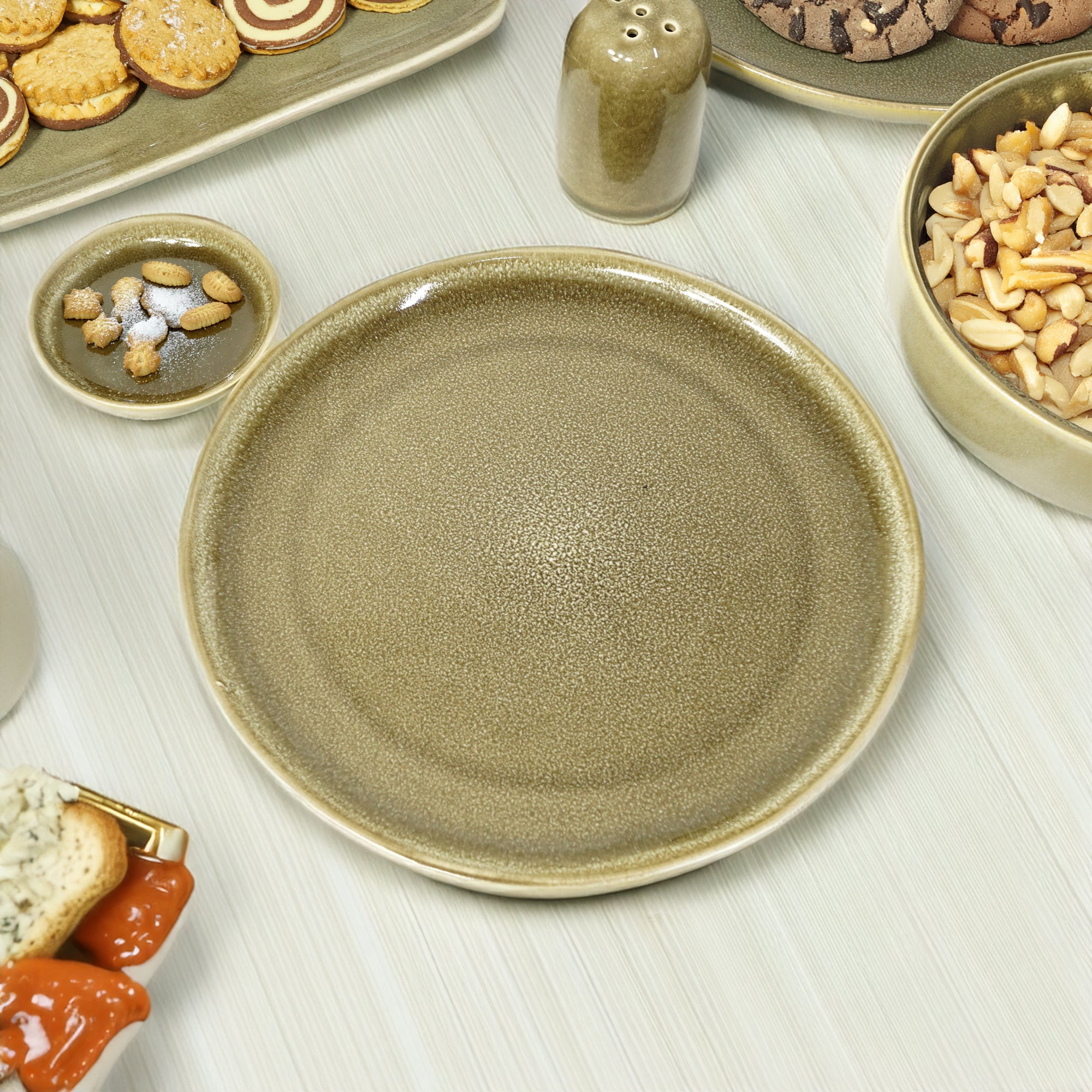 Browny Salad Plate HZ4256 -  Plates - ebarza Furniture UAE | Shop Modern Furniture in Abu Dhabi & Dubai - مفروشات ايبازرا في الامارات | تسوق اثاث عصري وديكورات مميزة في دبي وابوظبي