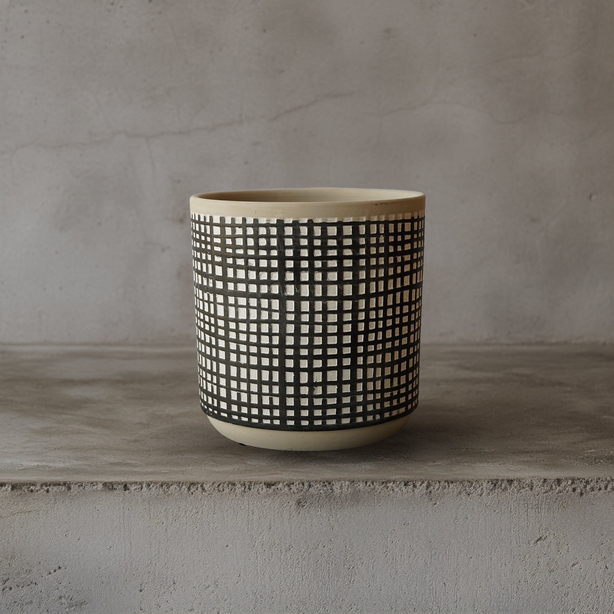 Classic Checkered Outdoor/indoor Black Cement Planter Box 8040B-56 -  Planter Boxes - ebarza Furniture UAE | Shop Modern Furniture in Abu Dhabi & Dubai - مفروشات ايبازرا في الامارات | تسوق اثاث عصري وديكورات مميزة في دبي وابوظبي
