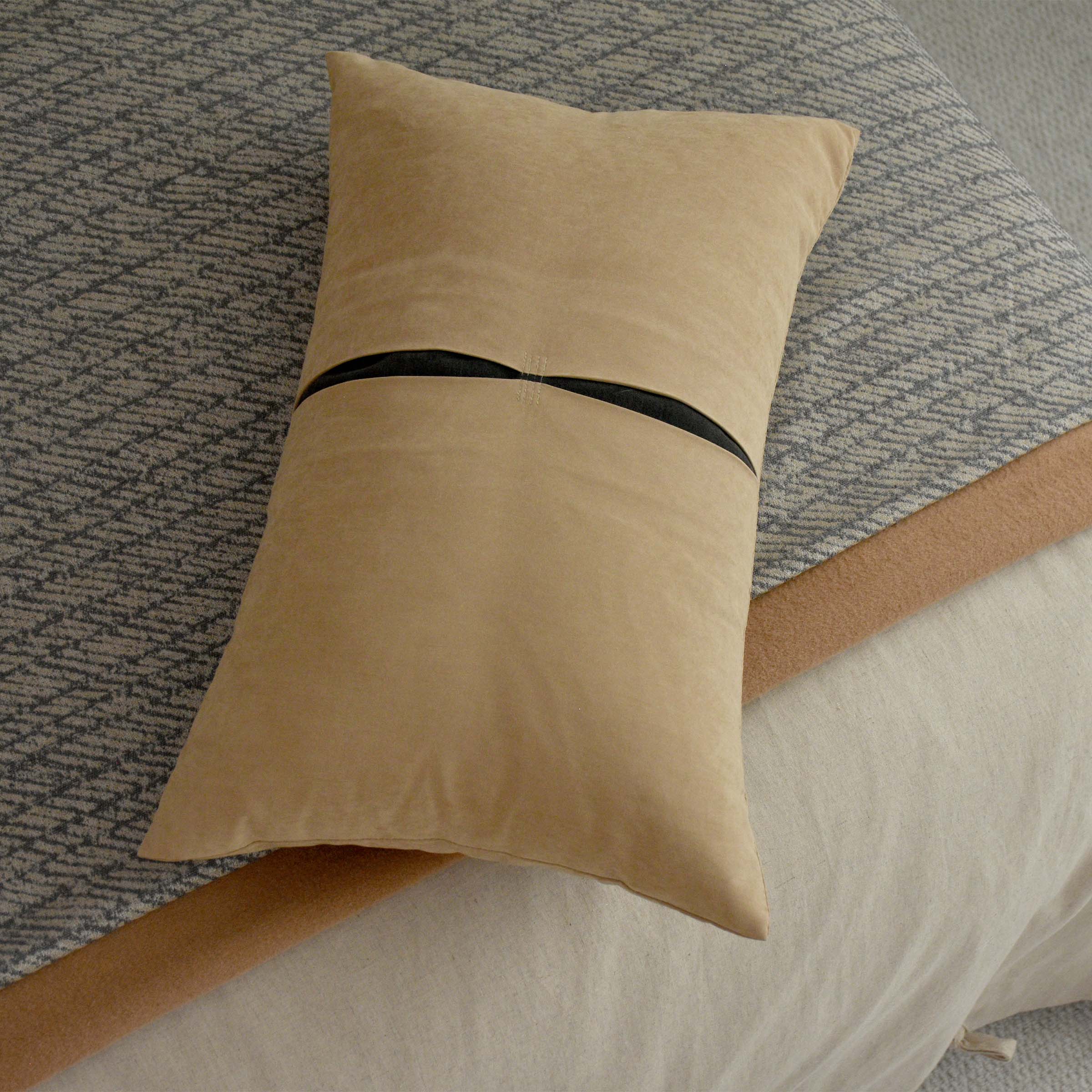 30*60  Xihan Suede Imitation Cushion - ECC087 -  Cushions - ebarza Furniture UAE | Shop Modern Furniture in Abu Dhabi & Dubai - مفروشات ايبازرا في الامارات | تسوق اثاث عصري وديكورات مميزة في دبي وابوظبي