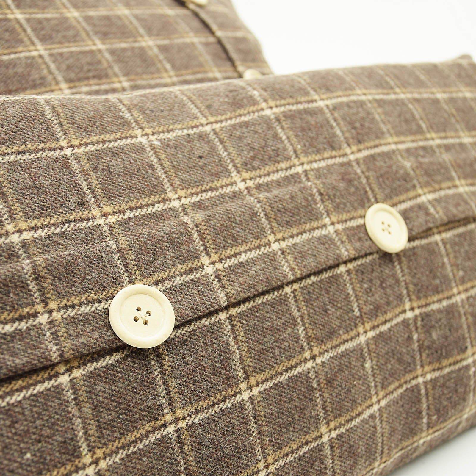 30X60 Cm Cushion Cover  1890A-012-Brown -  Cushions - ebarza Furniture UAE | Shop Modern Furniture in Abu Dhabi & Dubai - مفروشات ايبازرا في الامارات | تسوق اثاث عصري وديكورات مميزة في دبي وابوظبي