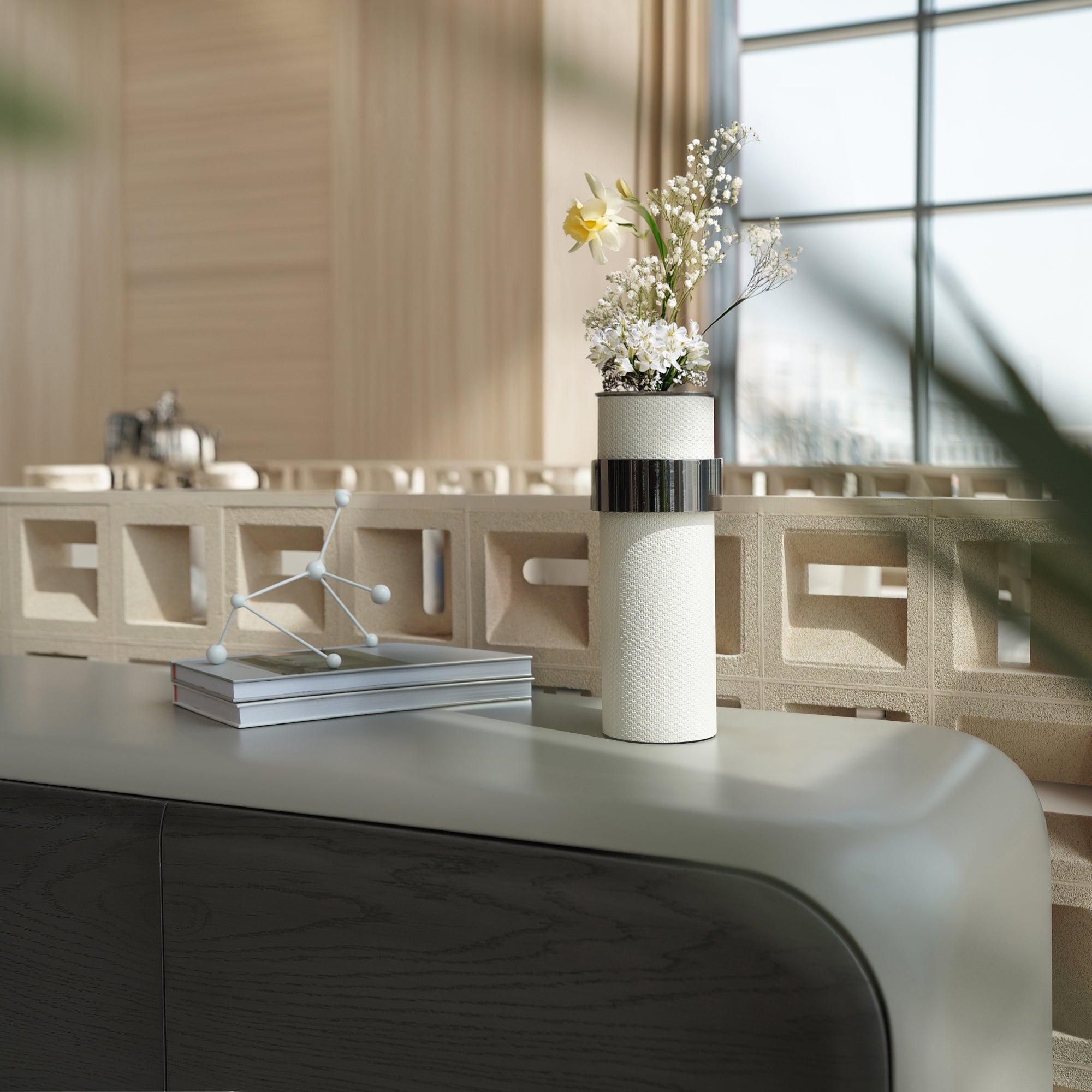 Flower Vase-L DD220402AL BGB -  Vases - ebarza Furniture UAE | Shop Modern Furniture in Abu Dhabi & Dubai - مفروشات ايبازرا في الامارات | تسوق اثاث عصري وديكورات مميزة في دبي وابوظبي
