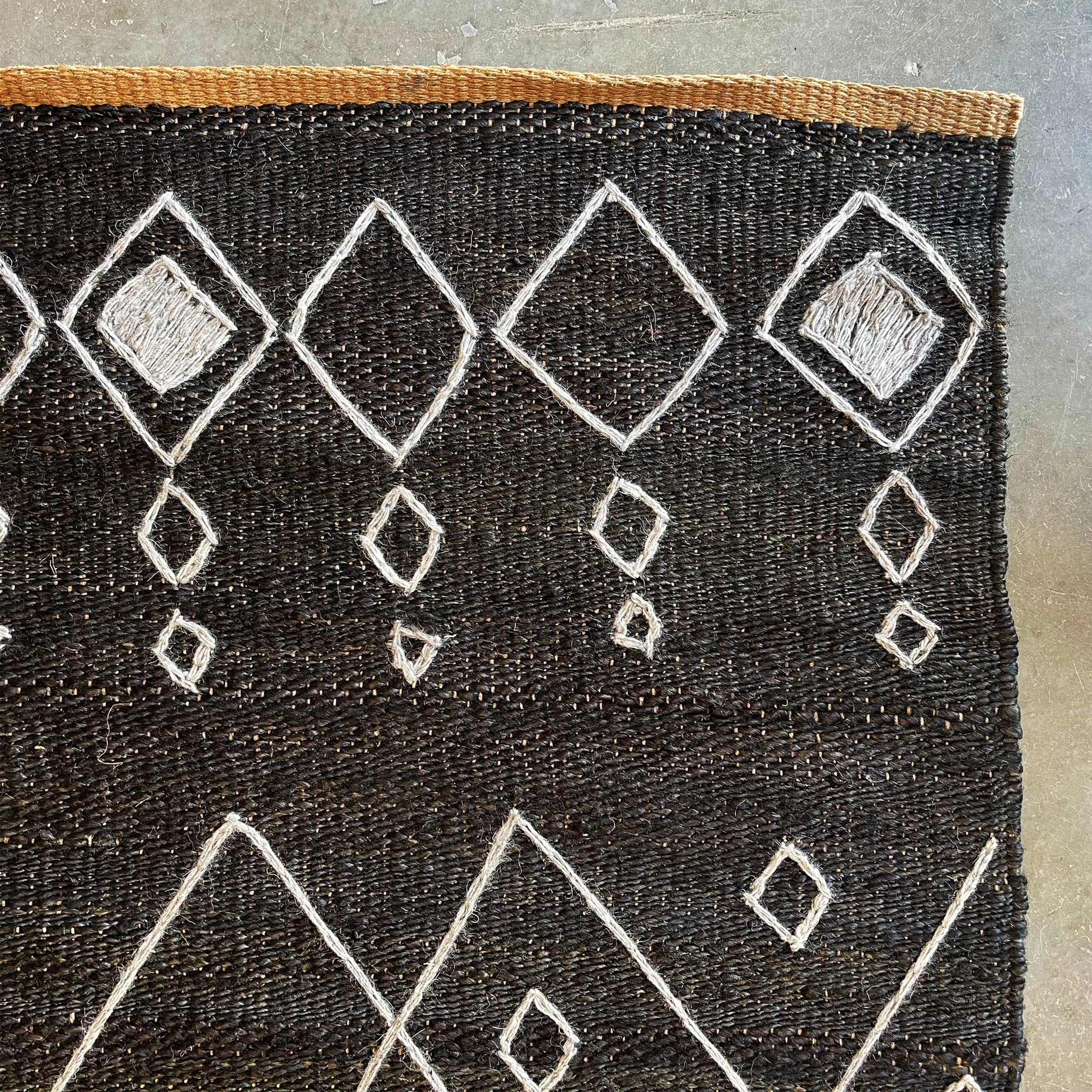 450X300 Cm Noville Handmade Wool Rug Noville Nvl-02-Xgrand -  Rugs - ebarza Furniture UAE | Shop Modern Furniture in Abu Dhabi & Dubai - مفروشات ايبازرا في الامارات | تسوق اثاث عصري وديكورات مميزة في دبي وابوظبي