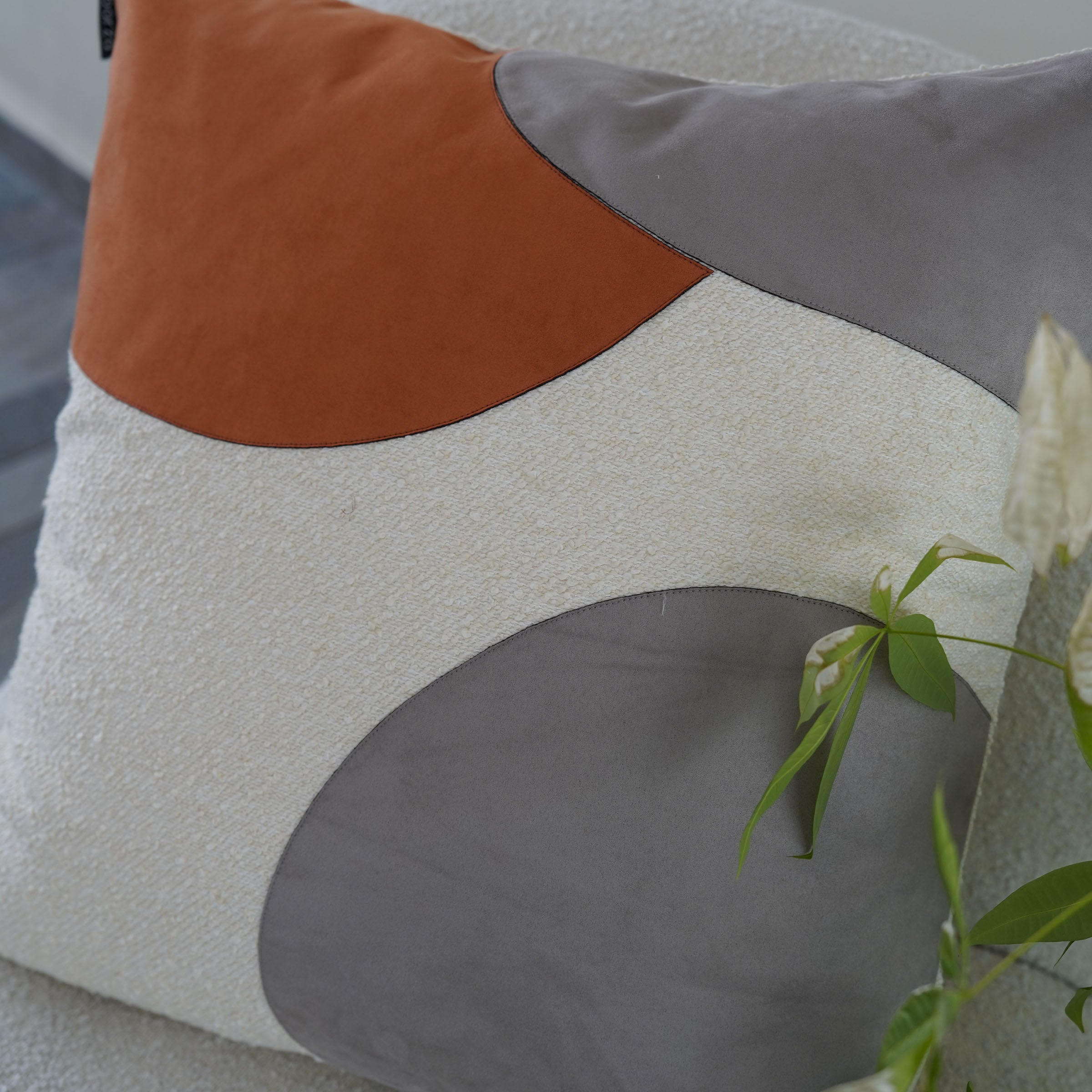 45*45cm Ebarza Maka Patchwork Cushion ECC131 -  Cushions - ebarza Furniture UAE | Shop Modern Furniture in Abu Dhabi & Dubai - مفروشات ايبازرا في الامارات | تسوق اثاث عصري وديكورات مميزة في دبي وابوظبي
