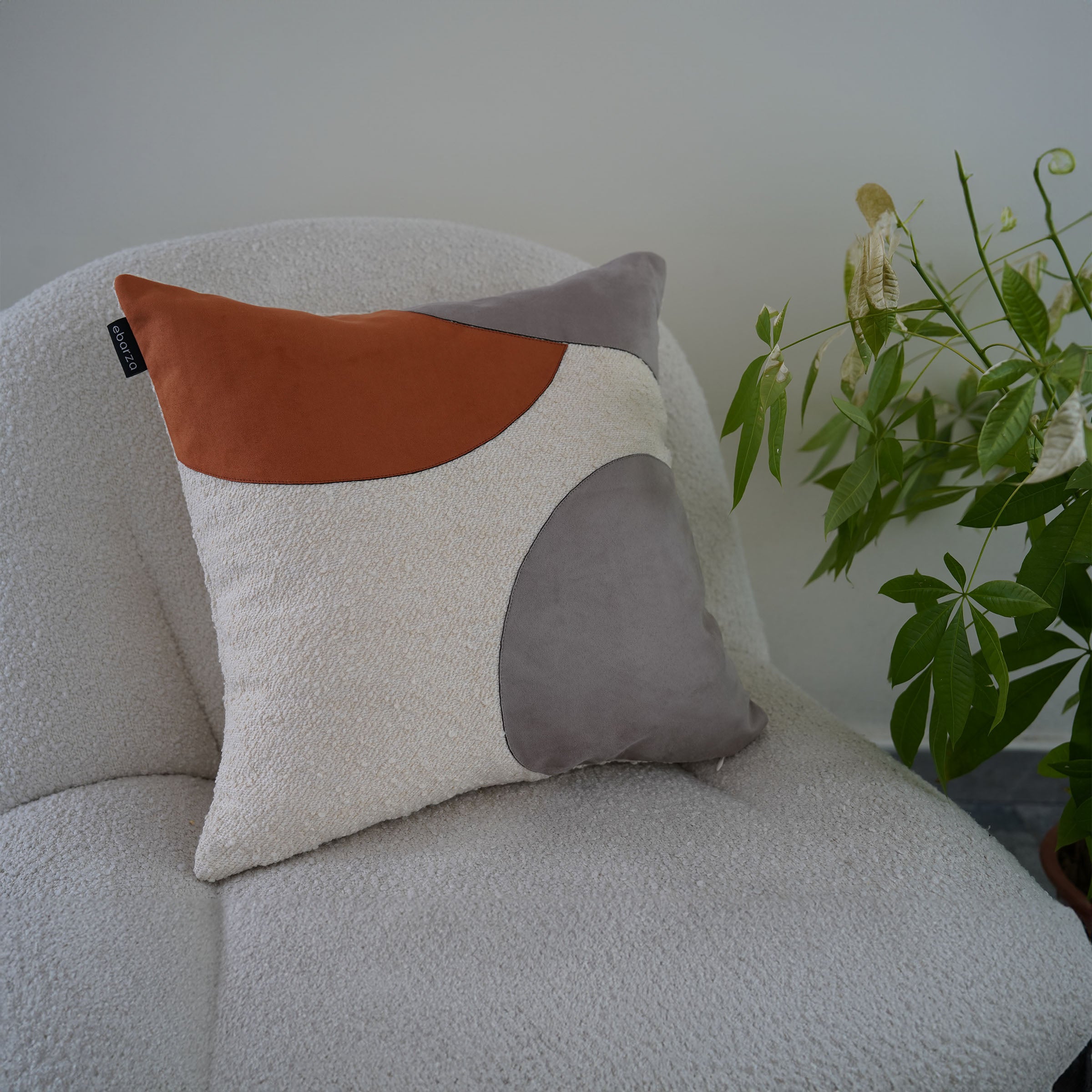 45*45cm Ebarza Maka Patchwork Cushion ECC131 -  Cushions - ebarza Furniture UAE | Shop Modern Furniture in Abu Dhabi & Dubai - مفروشات ايبازرا في الامارات | تسوق اثاث عصري وديكورات مميزة في دبي وابوظبي