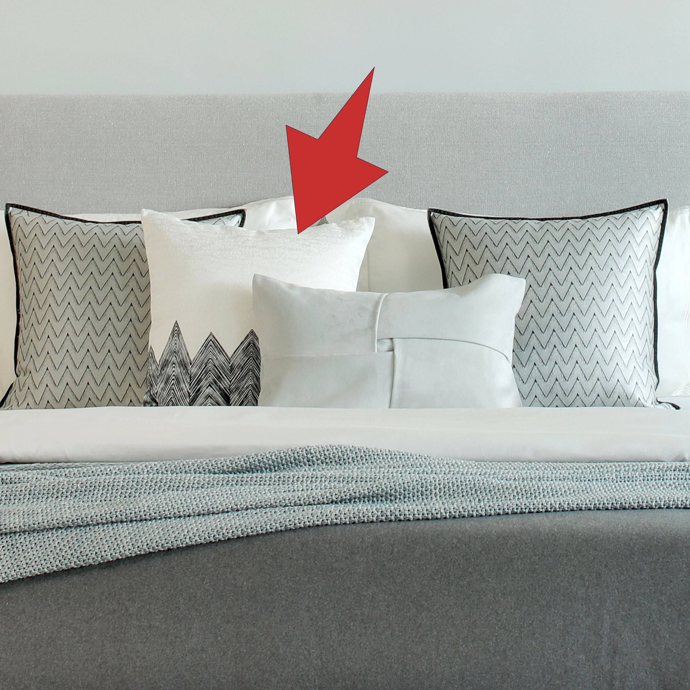 45X45 Cm Charlotte Printed Throw Cushion ECC057 -  Cushions - ebarza Furniture UAE | Shop Modern Furniture in Abu Dhabi & Dubai - مفروشات ايبازرا في الامارات | تسوق اثاث عصري وديكورات مميزة في دبي وابوظبي