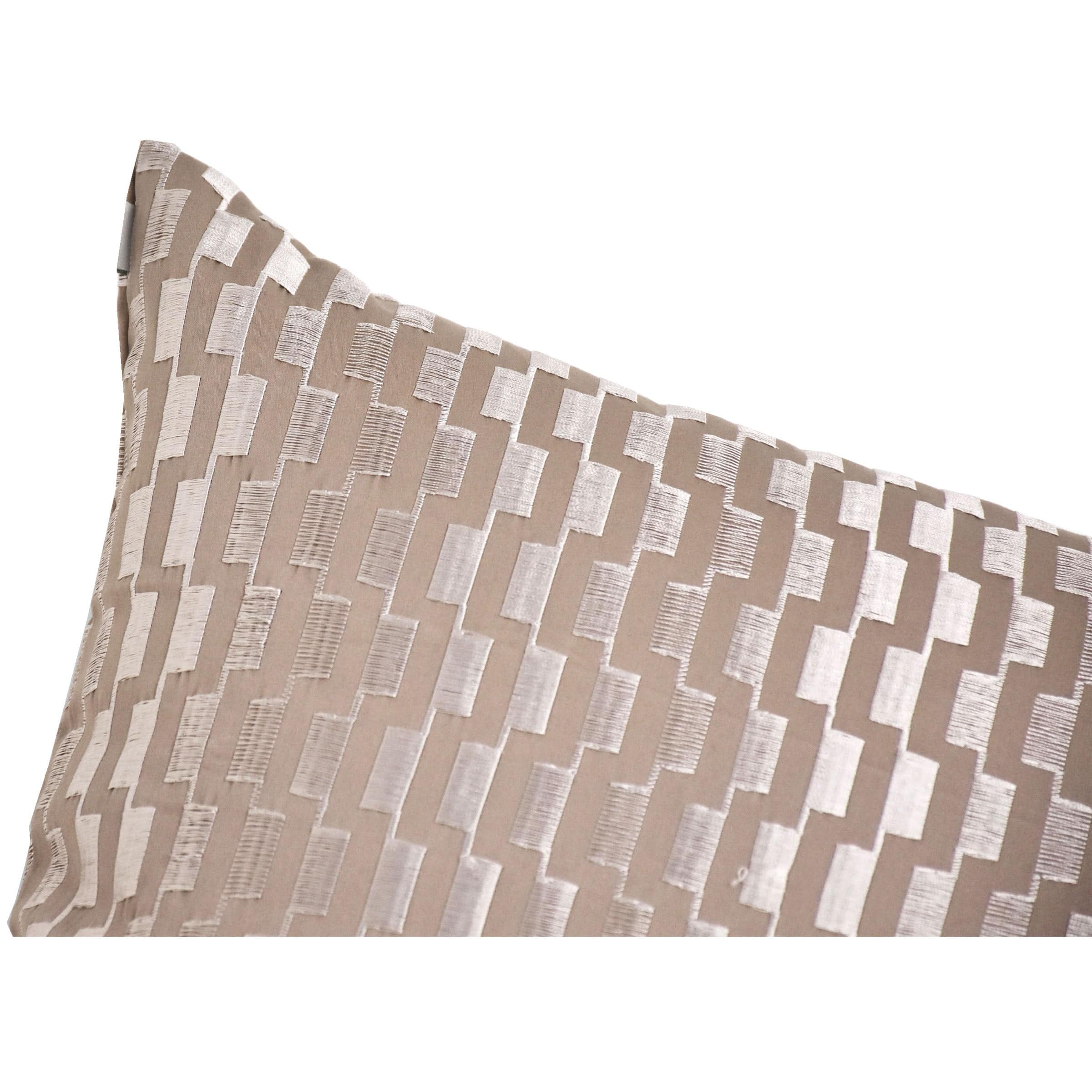 45X45 Cm Gaelic Embroidered Throw Cushion Ecc-004 -  Cushions - ebarza Furniture UAE | Shop Modern Furniture in Abu Dhabi & Dubai - مفروشات ايبازرا في الامارات | تسوق اثاث عصري وديكورات مميزة في دبي وابوظبي