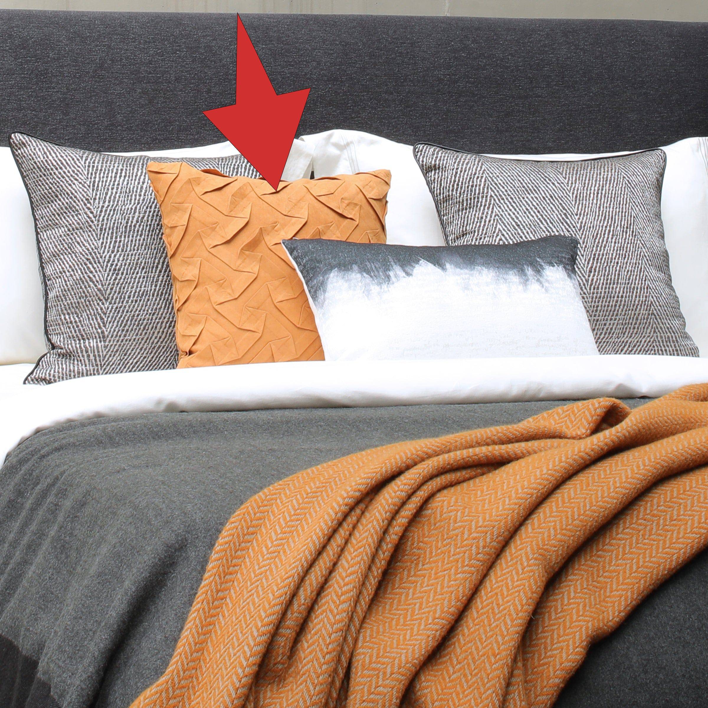 45X45 Cm Jason Suede Cushion Ecc050 -  Cushions - ebarza Furniture UAE | Shop Modern Furniture in Abu Dhabi & Dubai - مفروشات ايبازرا في الامارات | تسوق اثاث عصري وديكورات مميزة في دبي وابوظبي