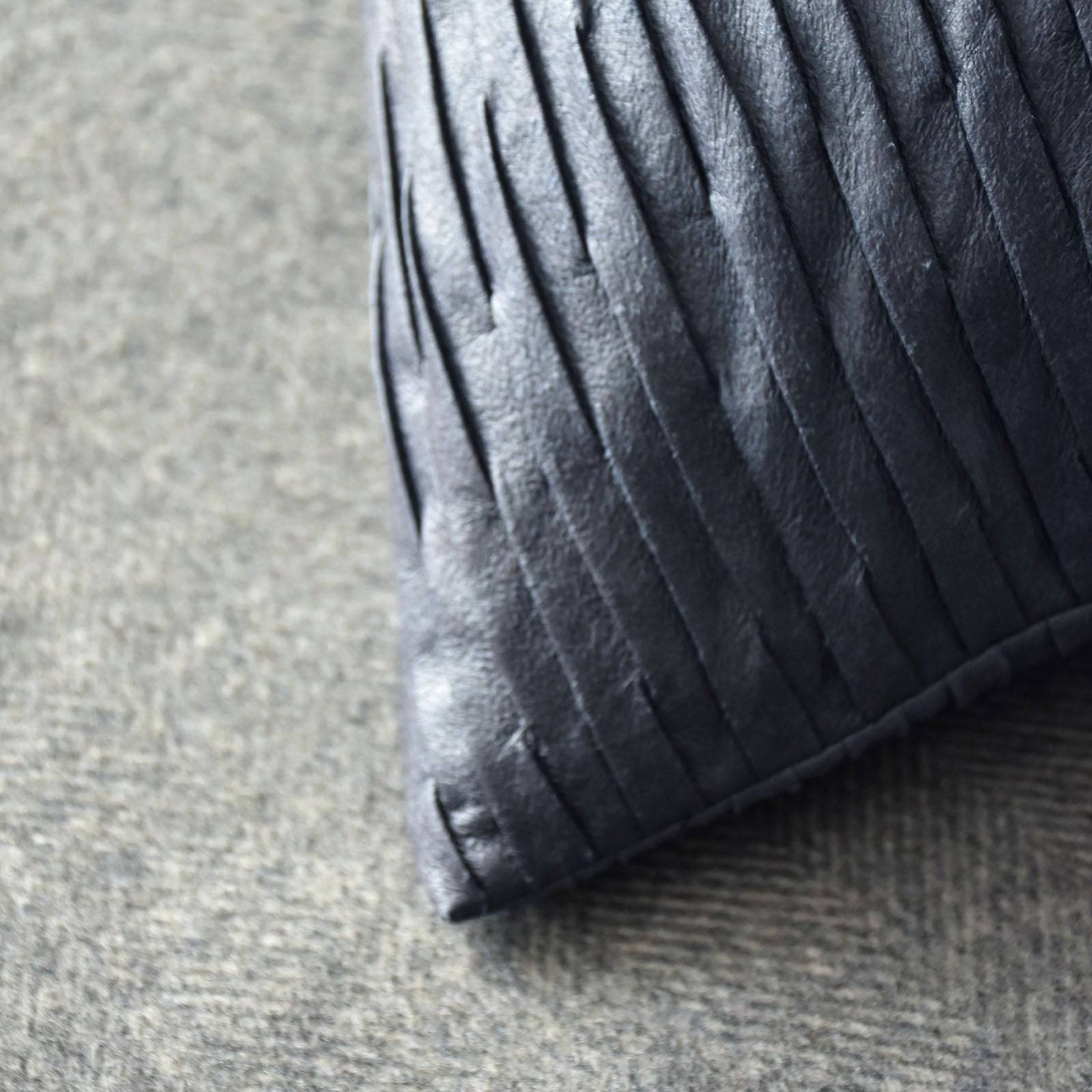 45X45 Cm Leo Imitation Leather Pleated Cushion Ecc-018 -  Cushions - ebarza Furniture UAE | Shop Modern Furniture in Abu Dhabi & Dubai - مفروشات ايبازرا في الامارات | تسوق اثاث عصري وديكورات مميزة في دبي وابوظبي