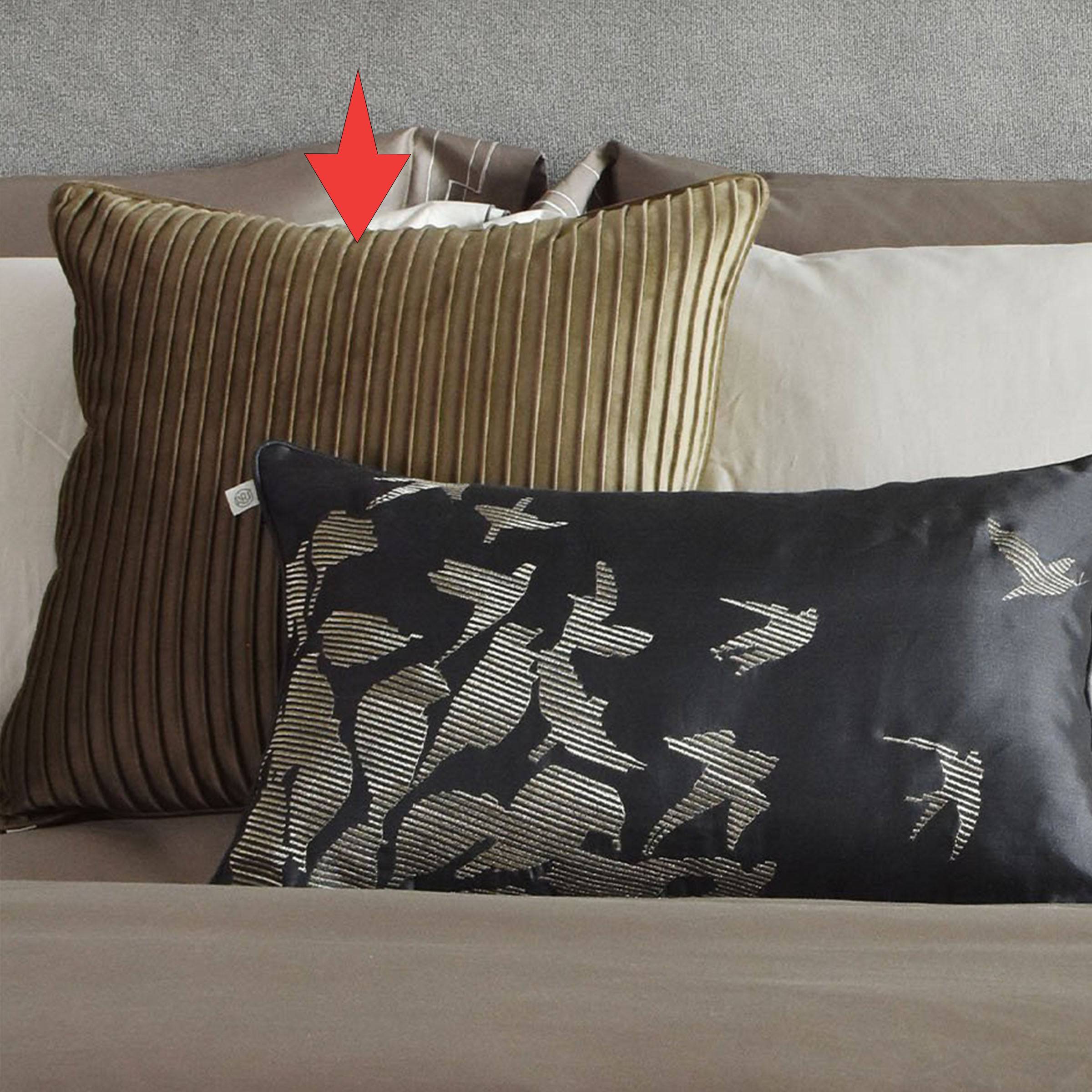 45X45 Cm Oval Flannel Throw Cushion Ecc-023 -  Cushions - ebarza Furniture UAE | Shop Modern Furniture in Abu Dhabi & Dubai - مفروشات ايبازرا في الامارات | تسوق اثاث عصري وديكورات مميزة في دبي وابوظبي