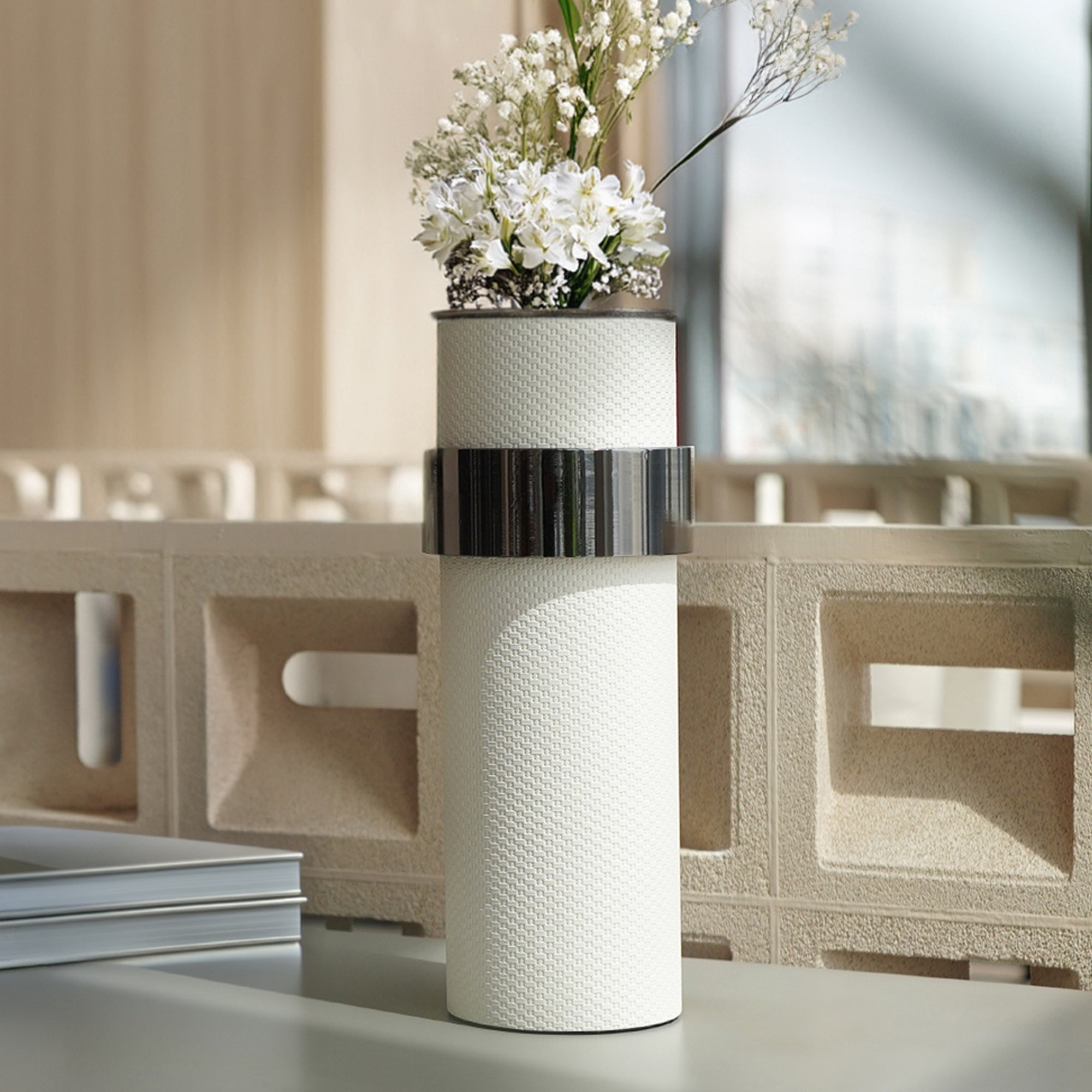 Flower Vase-L DD220402AL BGB -  Vases - ebarza Furniture UAE | Shop Modern Furniture in Abu Dhabi & Dubai - مفروشات ايبازرا في الامارات | تسوق اثاث عصري وديكورات مميزة في دبي وابوظبي