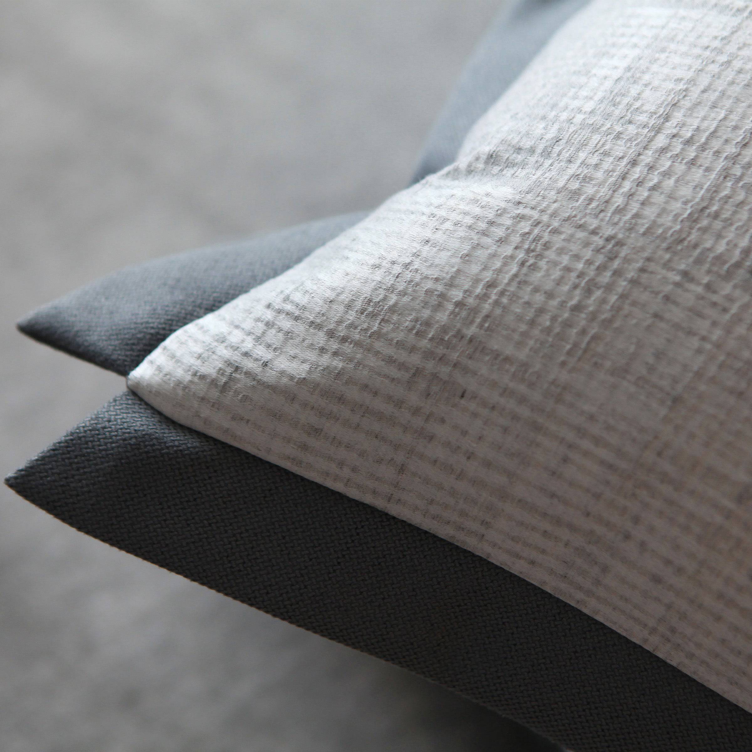 60X60 Cm Roma Jacquard Cushion Ecc037 -  Cushions - ebarza Furniture UAE | Shop Modern Furniture in Abu Dhabi & Dubai - مفروشات ايبازرا في الامارات | تسوق اثاث عصري وديكورات مميزة في دبي وابوظبي