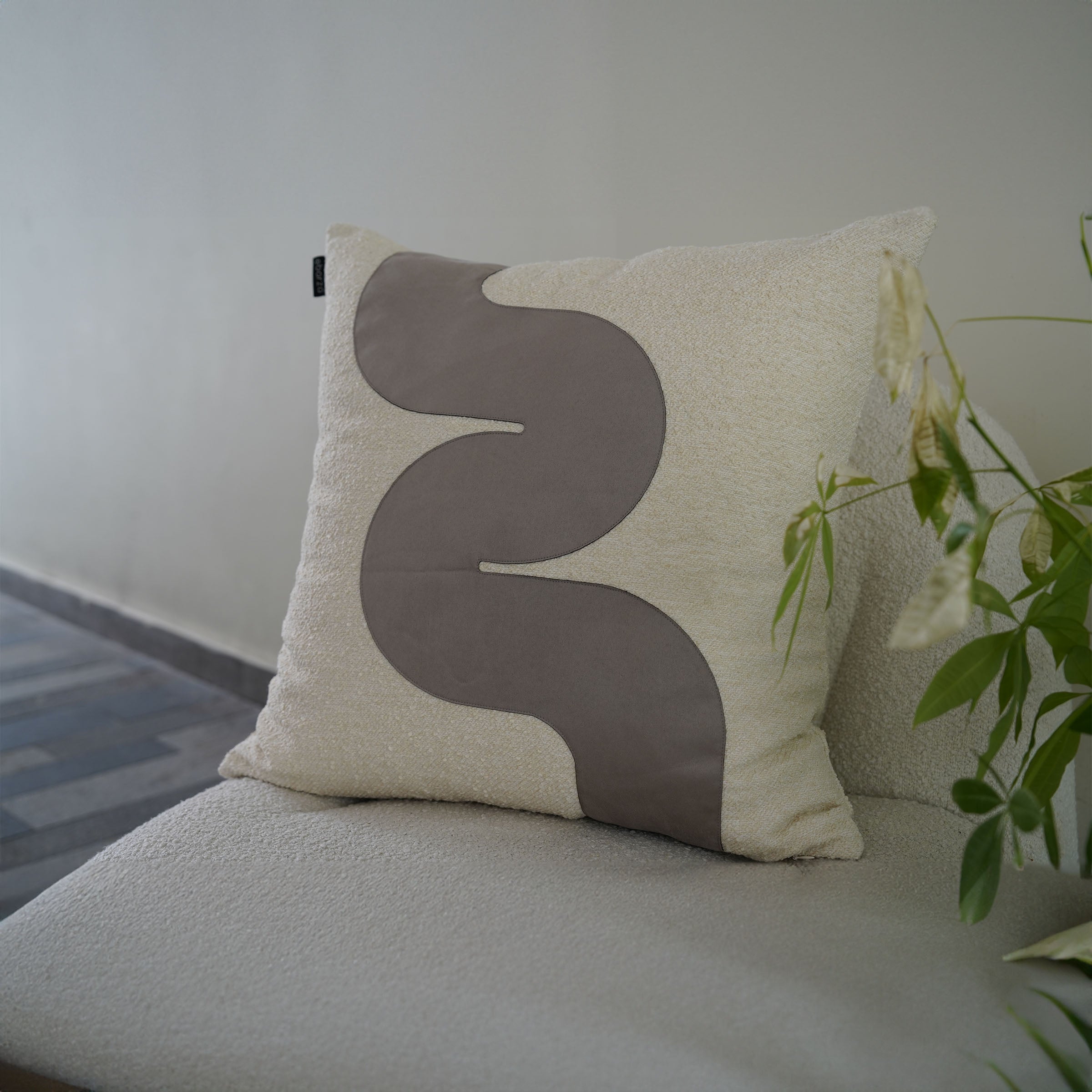 60x60Cm Ebarza Amman Patchwork Cushion ECC127 -  Cushions - ebarza Furniture UAE | Shop Modern Furniture in Abu Dhabi & Dubai - مفروشات ايبازرا في الامارات | تسوق اثاث عصري وديكورات مميزة في دبي وابوظبي