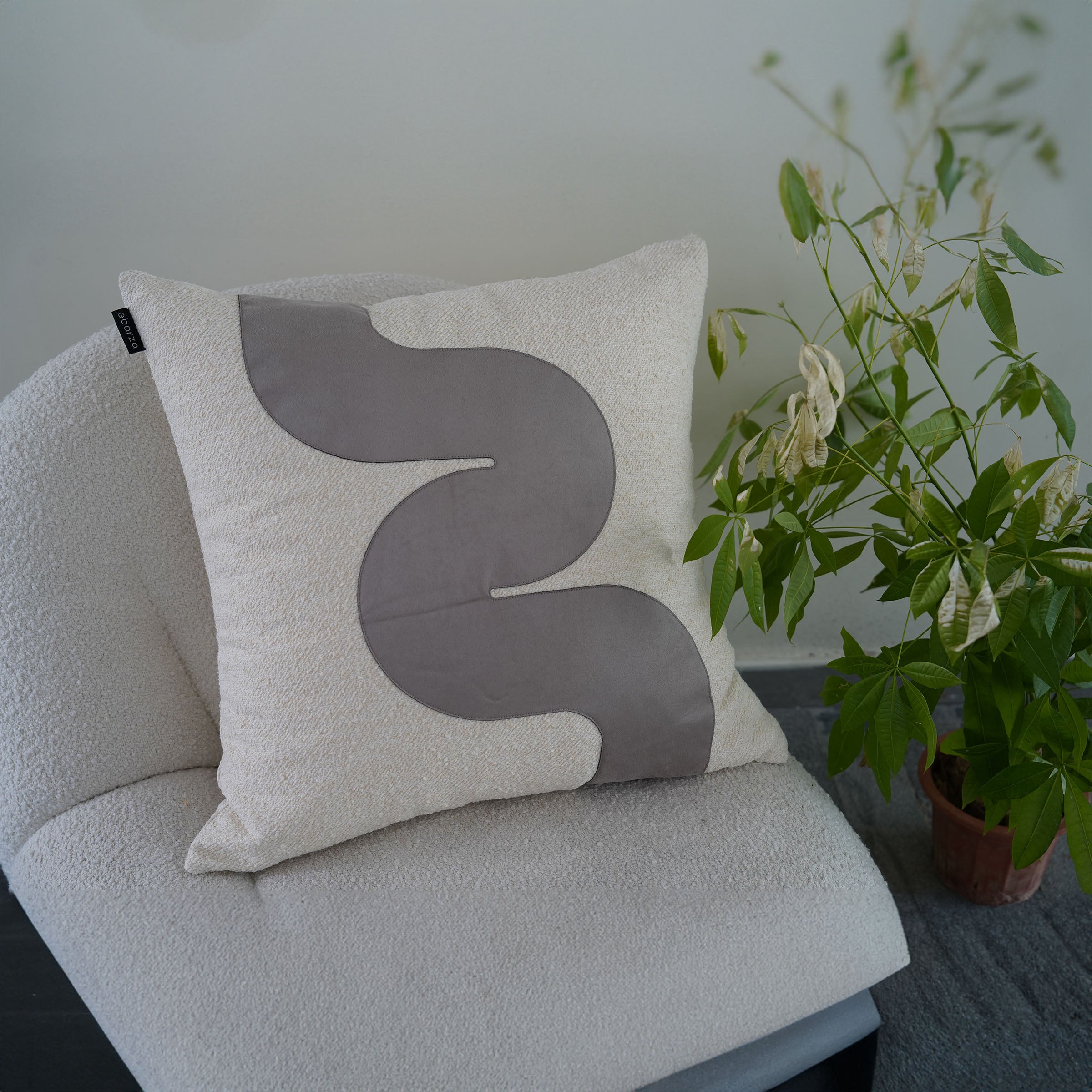 60x60Cm Ebarza Amman Patchwork Cushion ECC127 -  Cushions - ebarza Furniture UAE | Shop Modern Furniture in Abu Dhabi & Dubai - مفروشات ايبازرا في الامارات | تسوق اثاث عصري وديكورات مميزة في دبي وابوظبي