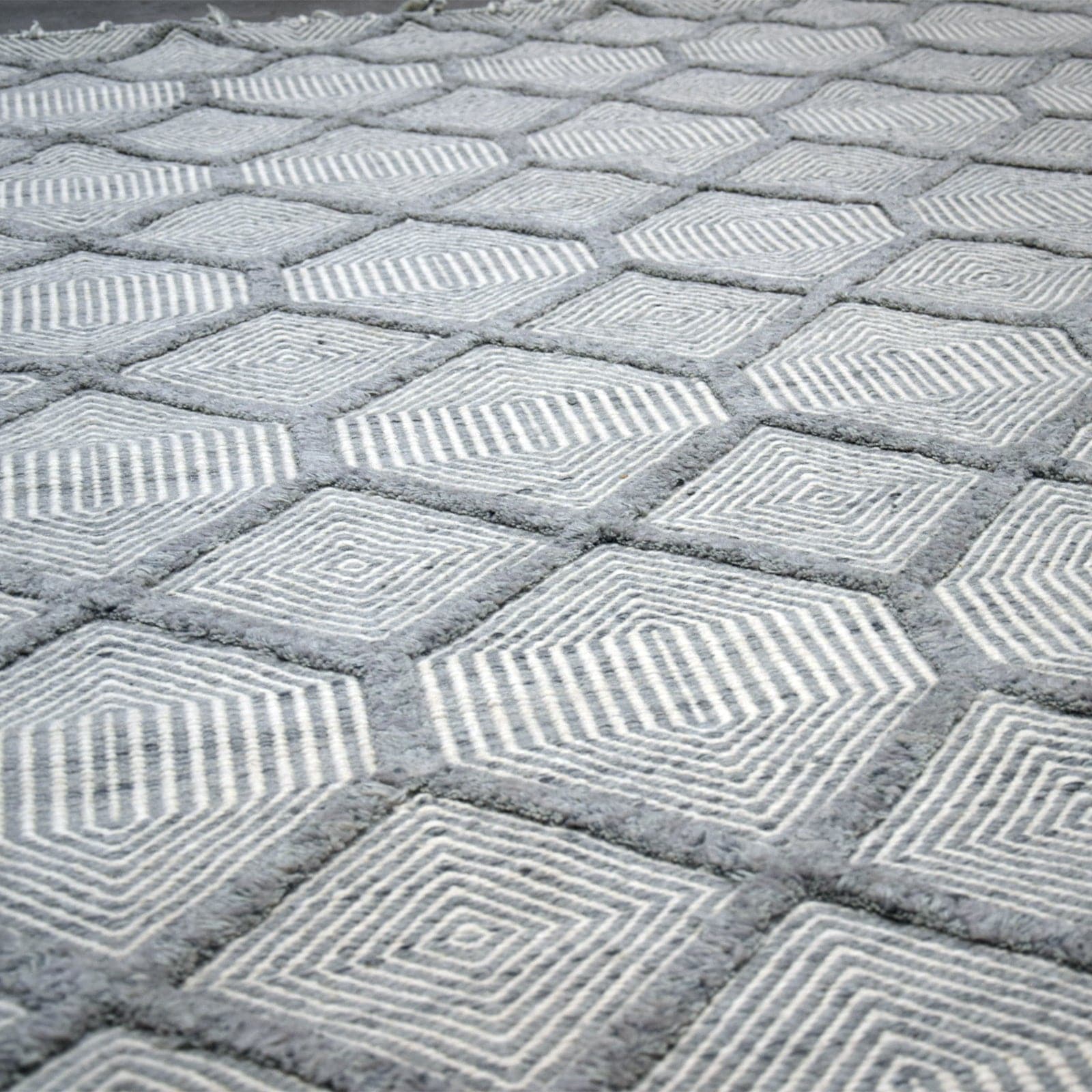 90X300 Cm Amak Handmade Wool Rug Amaka Amk-01-Long -  Rugs - ebarza Furniture UAE | Shop Modern Furniture in Abu Dhabi & Dubai - مفروشات ايبازرا في الامارات | تسوق اثاث عصري وديكورات مميزة في دبي وابوظبي