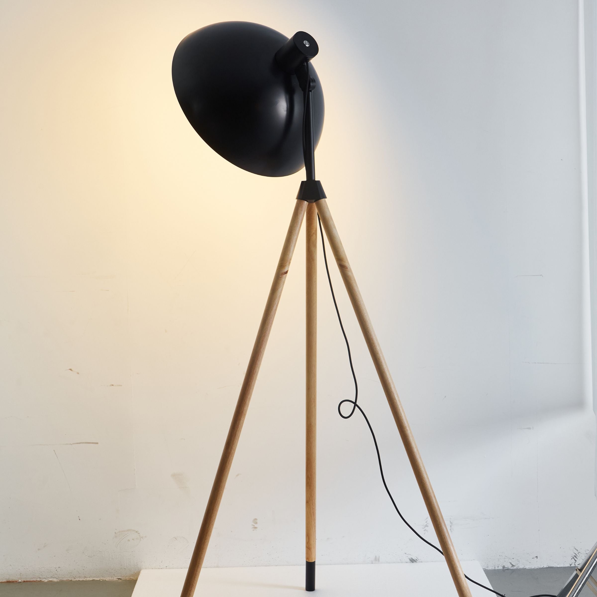 Fame Wooden Floor Lamp CY-LTD-1007 -  Floor Lamps - ebarza Furniture UAE | Shop Modern Furniture in Abu Dhabi & Dubai - مفروشات ايبازرا في الامارات | تسوق اثاث عصري وديكورات مميزة في دبي وابوظبي