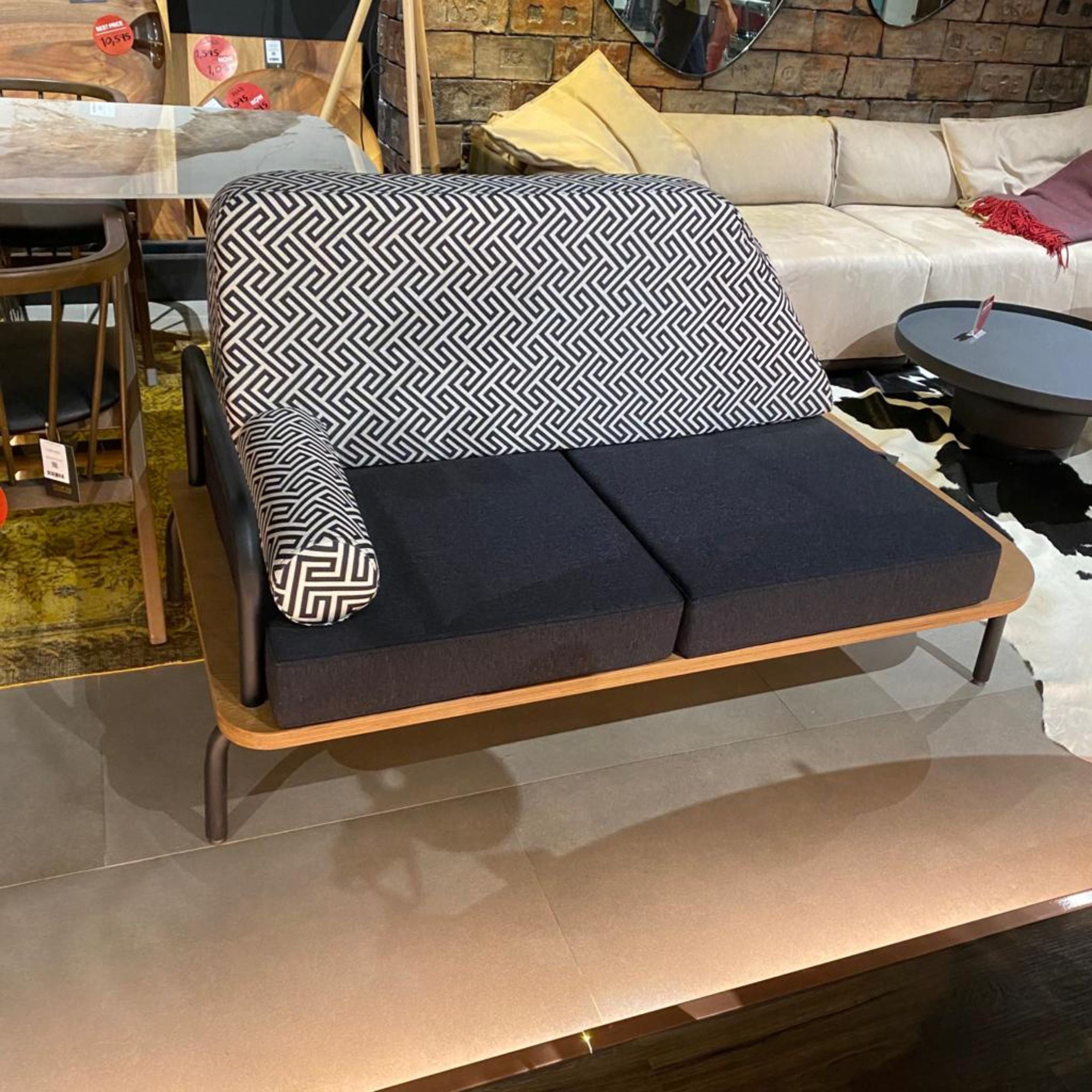 Display Item - Eagle Double Side Sofa Eagle -  DISPLAY ITEM - ebarza Furniture UAE | Shop Modern Furniture in Abu Dhabi & Dubai - مفروشات ايبازرا في الامارات | تسوق اثاث عصري وديكورات مميزة في دبي وابوظبي