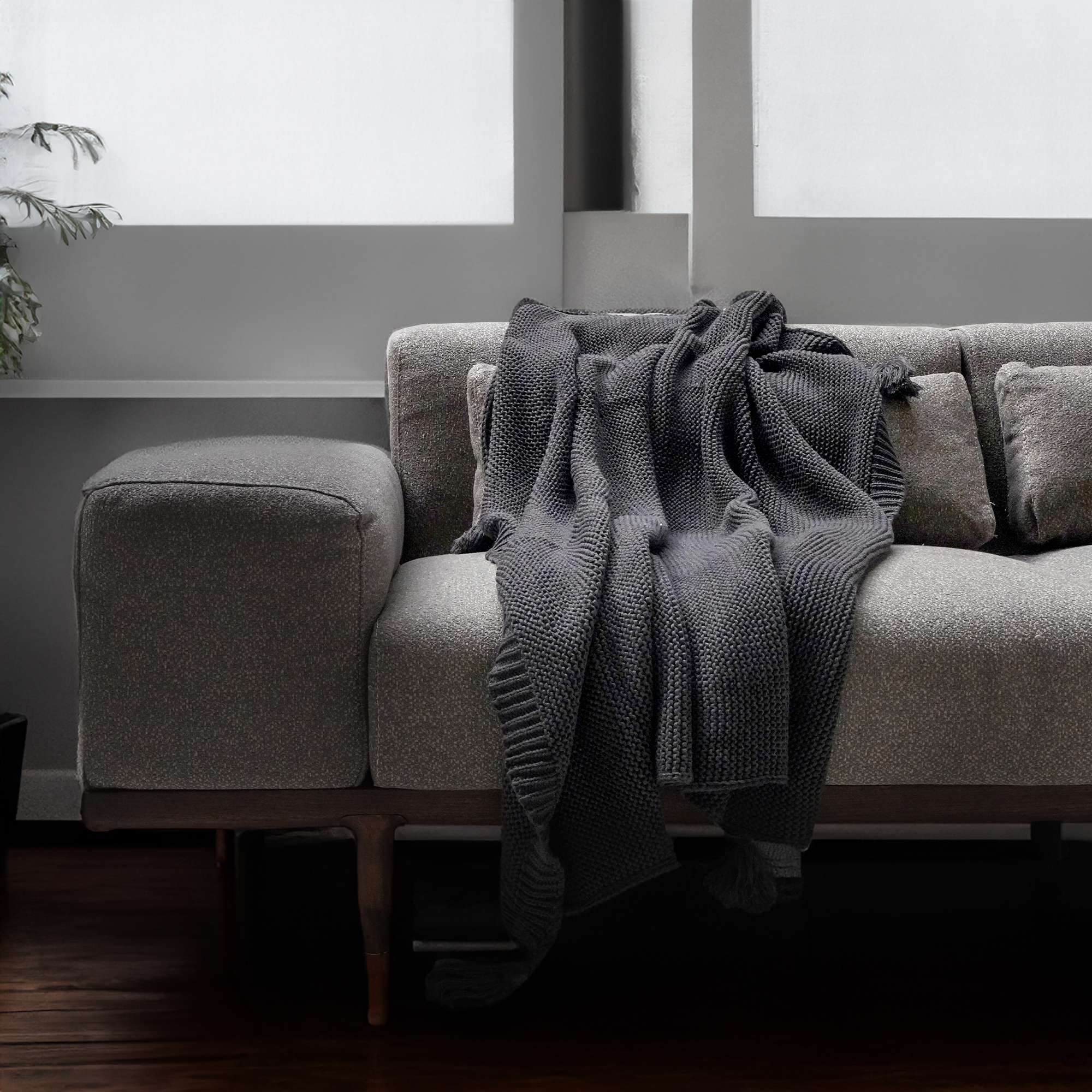 Handmade Grey Throw Blanket DT2305-GRY -  Blankets | بطانية رمي بنية مصنوعة يدويًا - ebarza Furniture UAE | Shop Modern Furniture in Abu Dhabi & Dubai - مفروشات ايبازرا في الامارات | تسوق اثاث عصري وديكورات مميزة في دبي وابوظبي