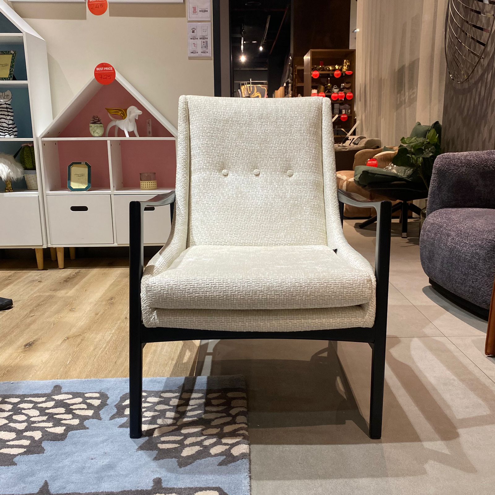 Display Item - Bronx Lounge Chair Bronx-001Nakheel -  DISPLAY ITEM - ebarza Furniture UAE | Shop Modern Furniture in Abu Dhabi & Dubai - مفروشات ايبازرا في الامارات | تسوق اثاث عصري وديكورات مميزة في دبي وابوظبي