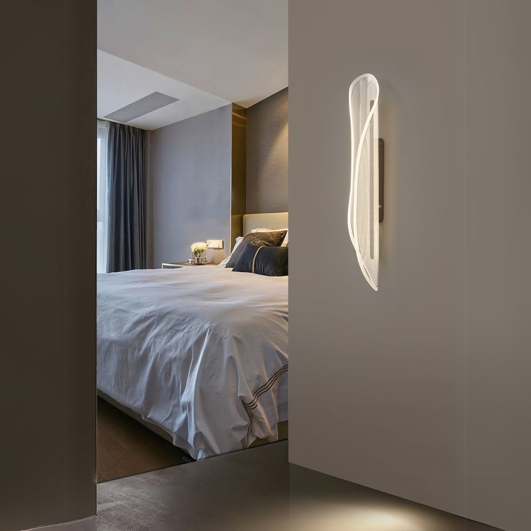 Crystal Curve Wall Lamp MA05788W-001 -  Wall Lamps - ebarza Furniture UAE | Shop Modern Furniture in Abu Dhabi & Dubai - مفروشات ايبازرا في الامارات | تسوق اثاث عصري وديكورات مميزة في دبي وابوظبي