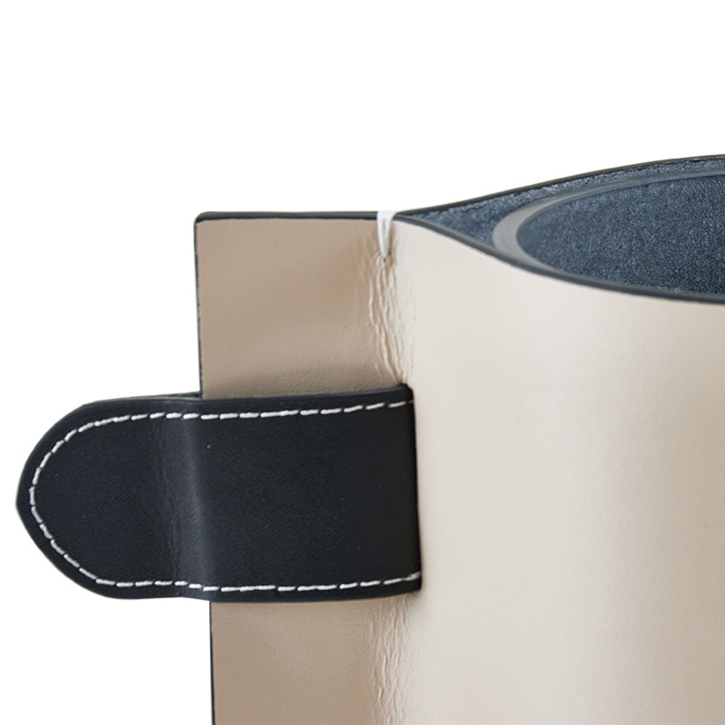 BEIGE FLOWER VASE- L  DP201200AL -  Vases - ebarza Furniture UAE | Shop Modern Furniture in Abu Dhabi & Dubai - مفروشات ايبازرا في الامارات | تسوق اثاث عصري وديكورات مميزة في دبي وابوظبي
