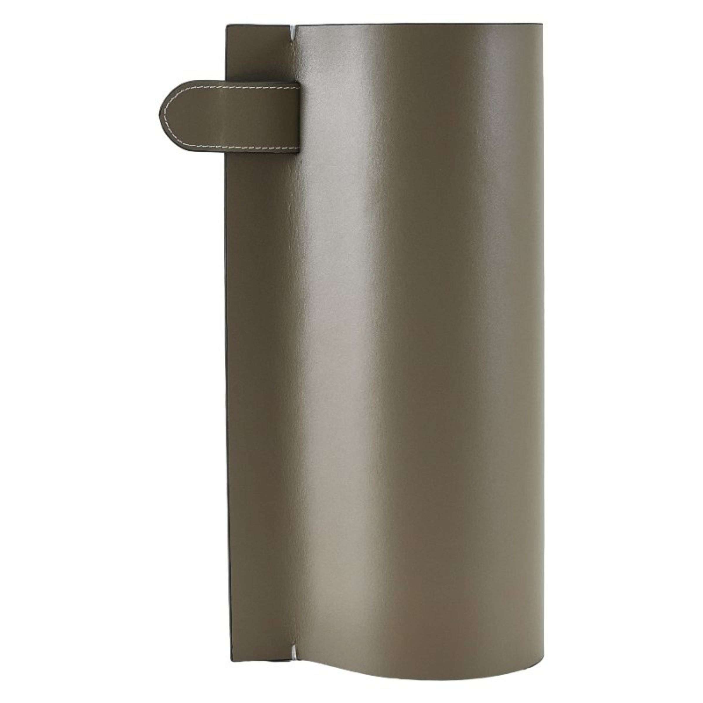 KHAKI FLOWER VASE- L  DP201200DL -  Vases - ebarza Furniture UAE | Shop Modern Furniture in Abu Dhabi & Dubai - مفروشات ايبازرا في الامارات | تسوق اثاث عصري وديكورات مميزة في دبي وابوظبي