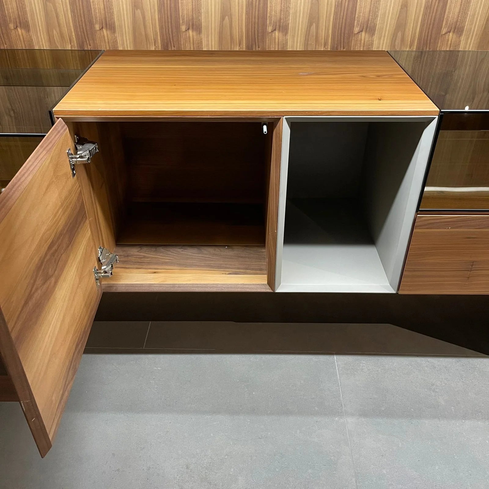 Display Item - Lima Side-Board Lima001-YAS -  DISPLAY ITEM - ebarza Furniture UAE | Shop Modern Furniture in Abu Dhabi & Dubai - مفروشات ايبازرا في الامارات | تسوق اثاث عصري وديكورات مميزة في دبي وابوظبي