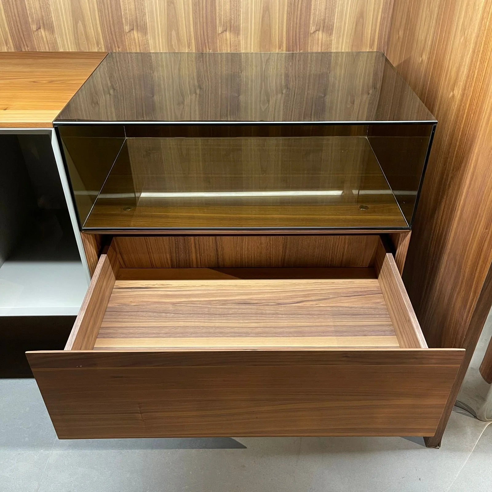 Display Item - Lima Side-Board Lima001-YAS -  DISPLAY ITEM - ebarza Furniture UAE | Shop Modern Furniture in Abu Dhabi & Dubai - مفروشات ايبازرا في الامارات | تسوق اثاث عصري وديكورات مميزة في دبي وابوظبي