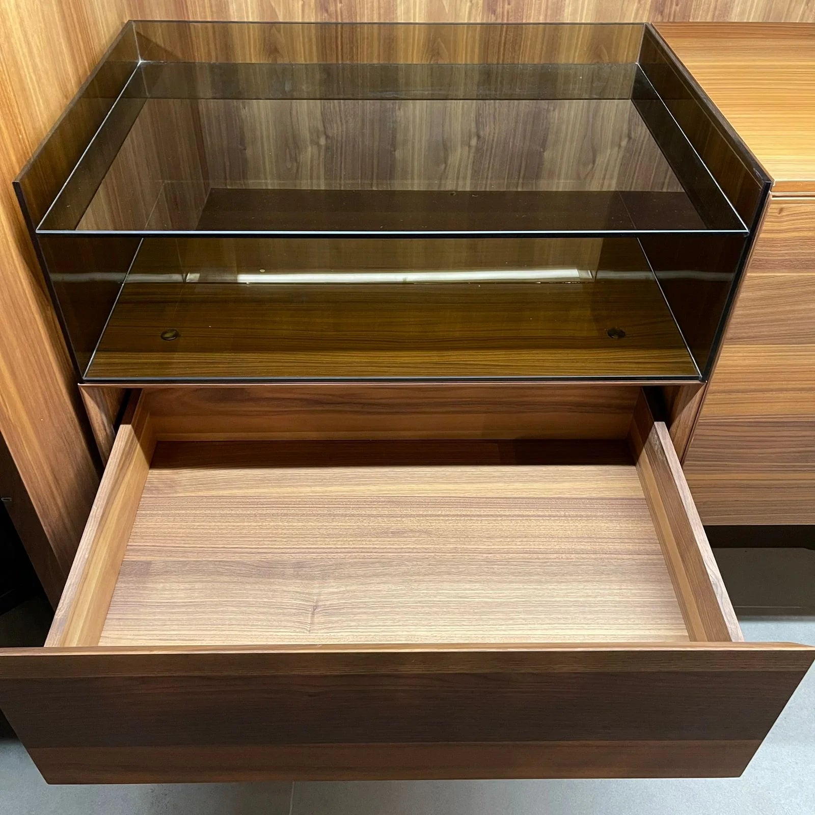 Display Item - Lima Side-Board Lima001-YAS -  DISPLAY ITEM - ebarza Furniture UAE | Shop Modern Furniture in Abu Dhabi & Dubai - مفروشات ايبازرا في الامارات | تسوق اثاث عصري وديكورات مميزة في دبي وابوظبي
