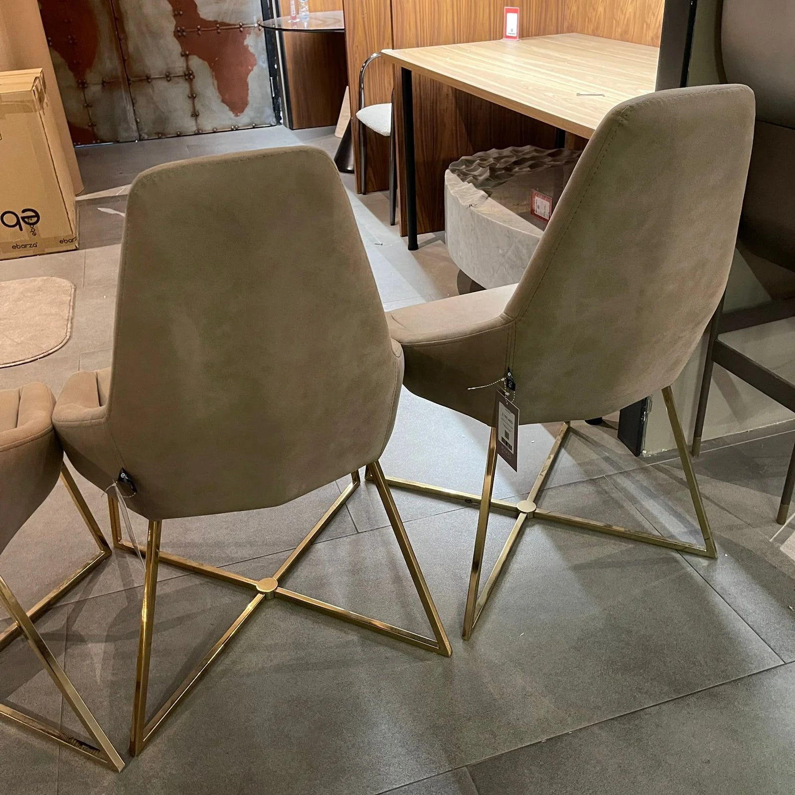 Display Item - Aura dining Chair Aura-Chair - YAS -  DISPLAY ITEM - ebarza Furniture UAE | Shop Modern Furniture in Abu Dhabi & Dubai - مفروشات ايبازرا في الامارات | تسوق اثاث عصري وديكورات مميزة في دبي وابوظبي