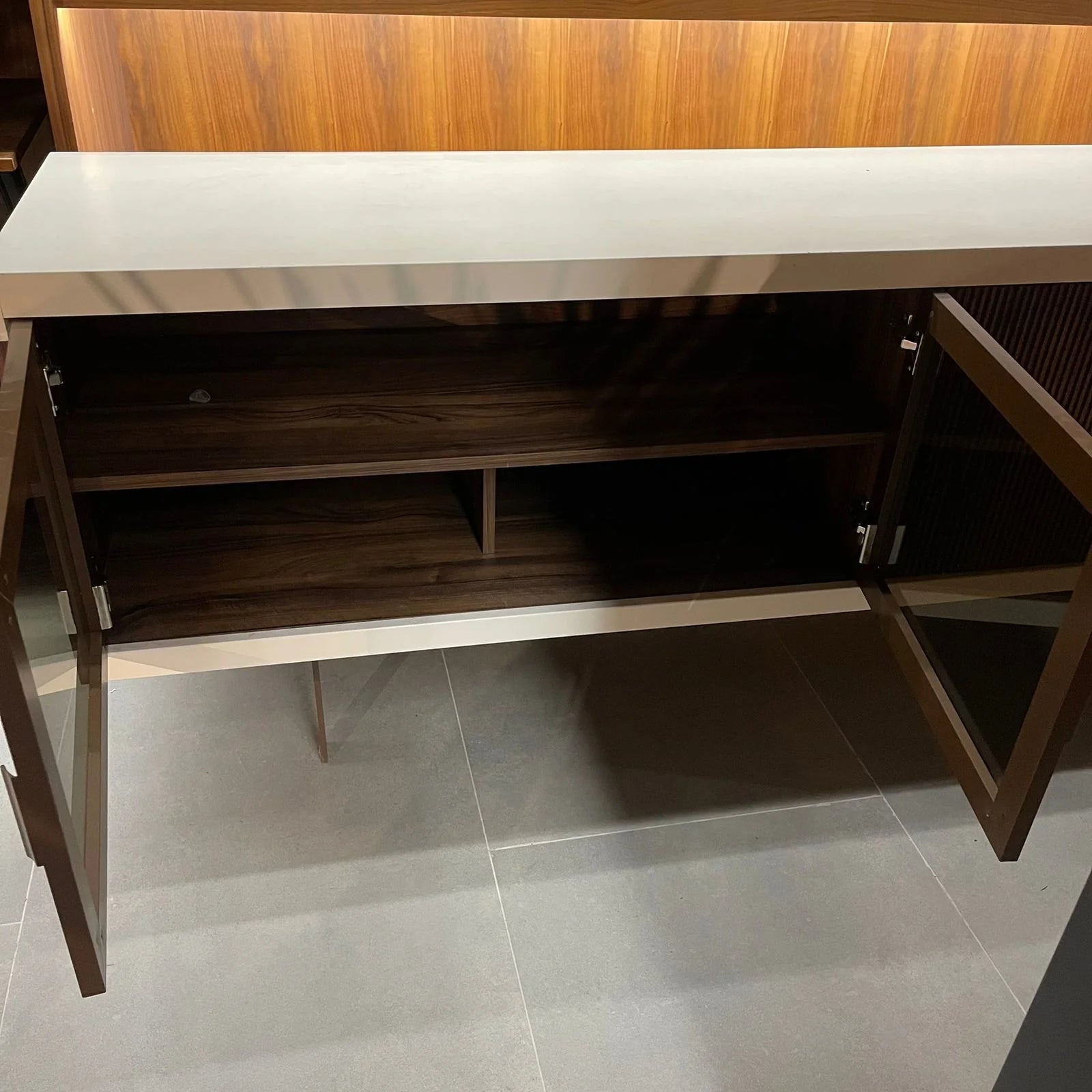 Display item - Valentina Sideboard Valent-Consl - YAS -  DISPLAY ITEM - ebarza Furniture UAE | Shop Modern Furniture in Abu Dhabi & Dubai - مفروشات ايبازرا في الامارات | تسوق اثاث عصري وديكورات مميزة في دبي وابوظبي