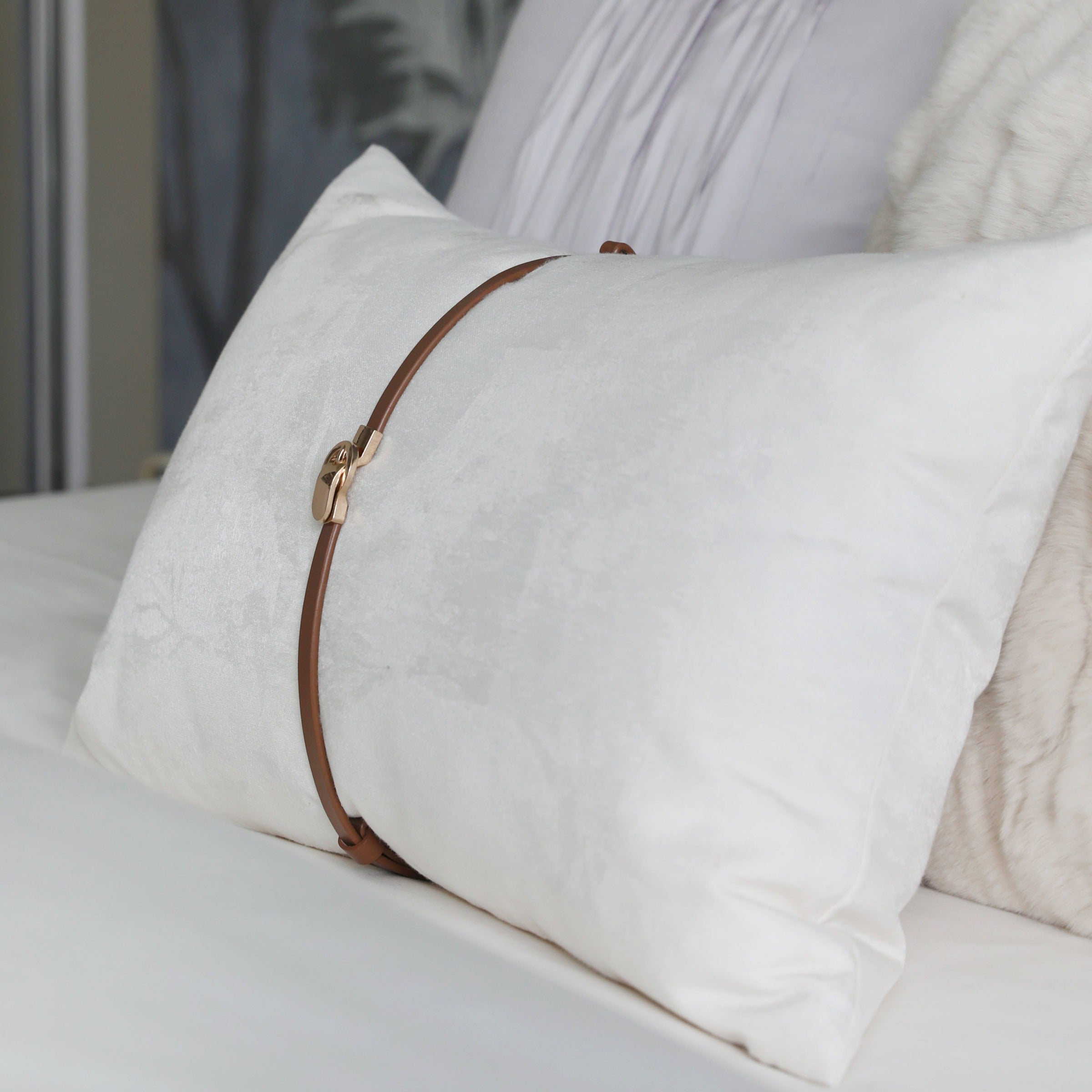 30*60 Cecil Belt Cushion - ECC093 -  Cushions - ebarza Furniture UAE | Shop Modern Furniture in Abu Dhabi & Dubai - مفروشات ايبازرا في الامارات | تسوق اثاث عصري وديكورات مميزة في دبي وابوظبي