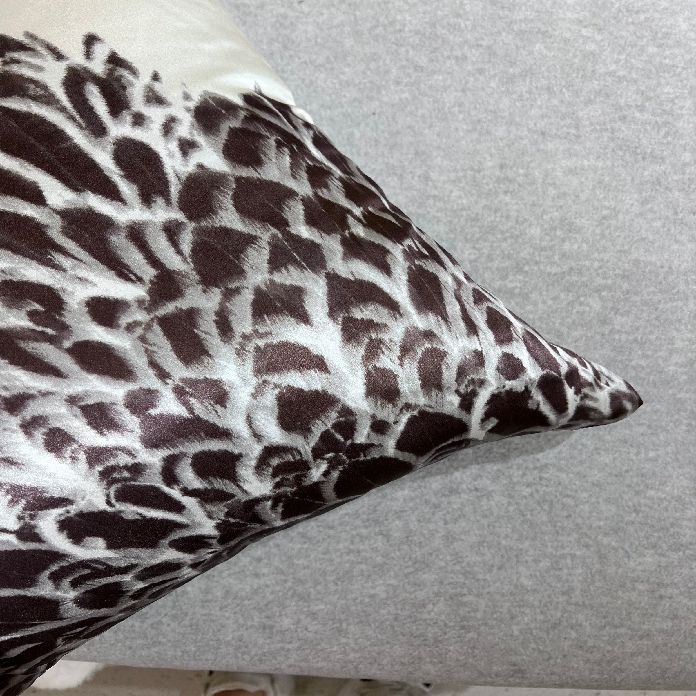 45*45 Fidel printing  cushion - ECC120 -  Cushions - ebarza Furniture UAE | Shop Modern Furniture in Abu Dhabi & Dubai - مفروشات ايبازرا في الامارات | تسوق اثاث عصري وديكورات مميزة في دبي وابوظبي