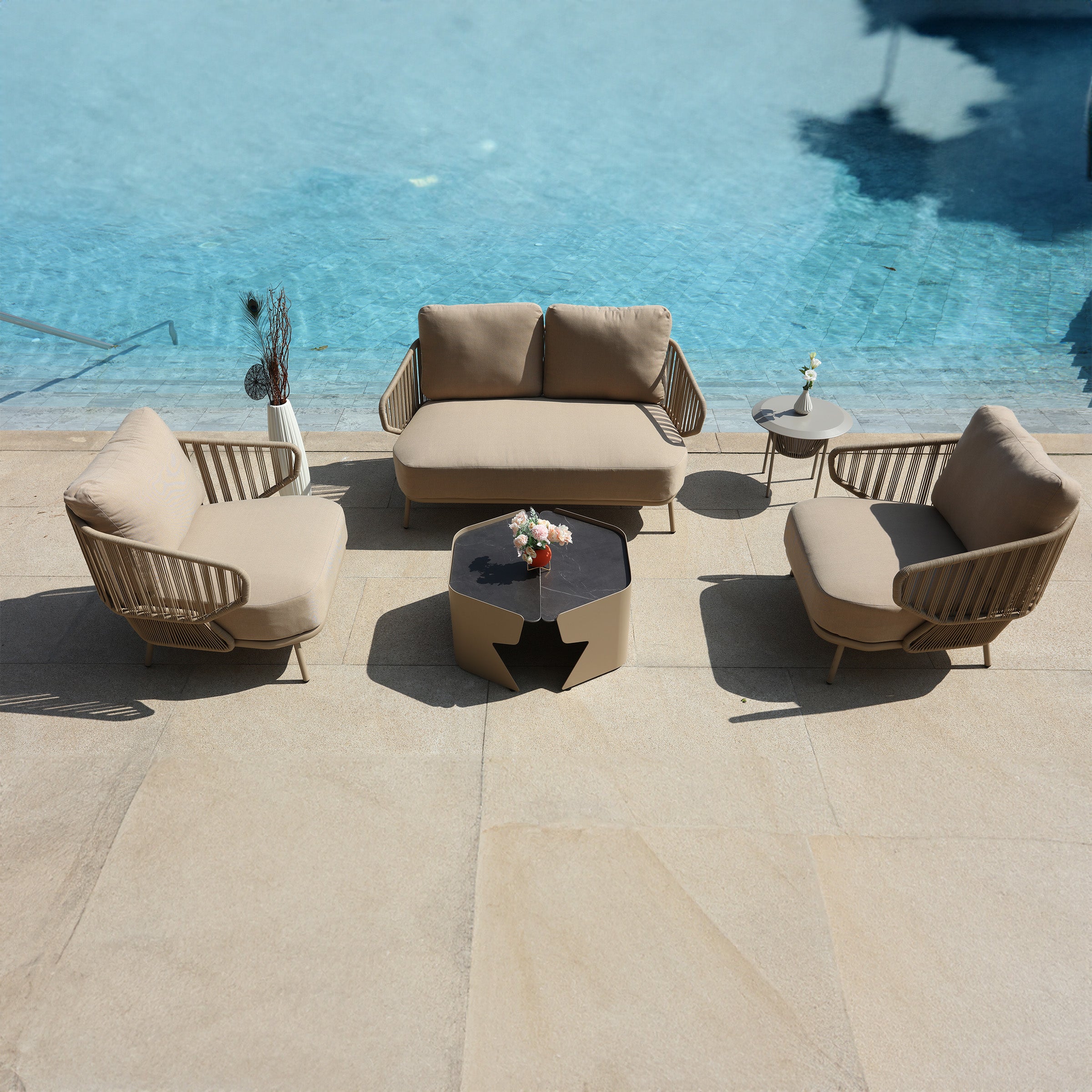 Embrace Outdoor Love 2-Seat Sofa MYX-SOFA1050 -  Outdoor Sofas - ebarza Furniture UAE | Shop Modern Furniture in Abu Dhabi & Dubai - مفروشات ايبازرا في الامارات | تسوق اثاث عصري وديكورات مميزة في دبي وابوظبي