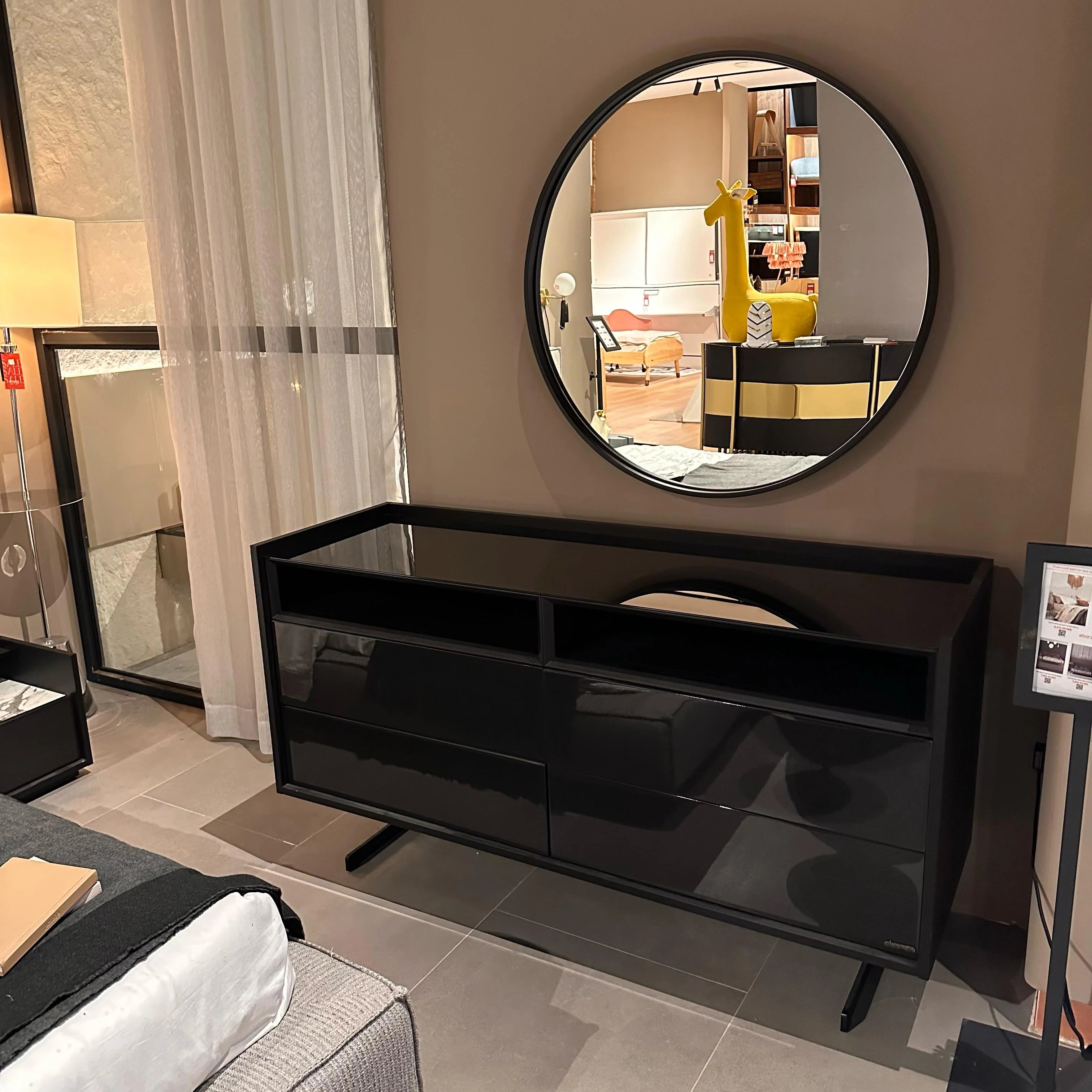 Display Item - Collection Grey Dresser And Mirror YLCG-DM-YAS -  DISPLAY ITEM - ebarza Furniture UAE | Shop Modern Furniture in Abu Dhabi & Dubai - مفروشات ايبازرا في الامارات | تسوق اثاث عصري وديكورات مميزة في دبي وابوظبي