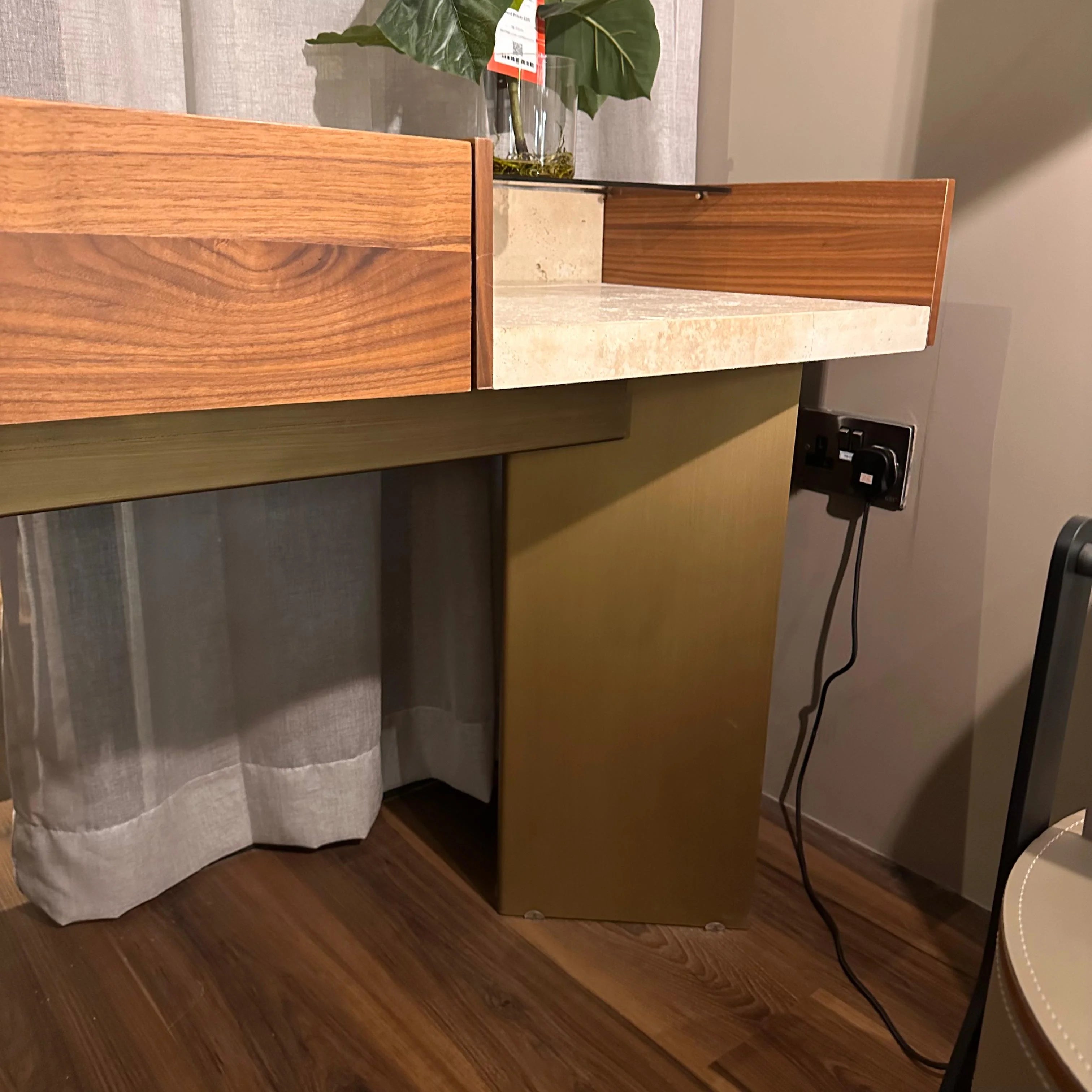 Disply item - Edessa Dresser Edsa-Dresser -  DISPLAY ITEM - ebarza Furniture UAE | Shop Modern Furniture in Abu Dhabi & Dubai - مفروشات ايبازرا في الامارات | تسوق اثاث عصري وديكورات مميزة في دبي وابوظبي