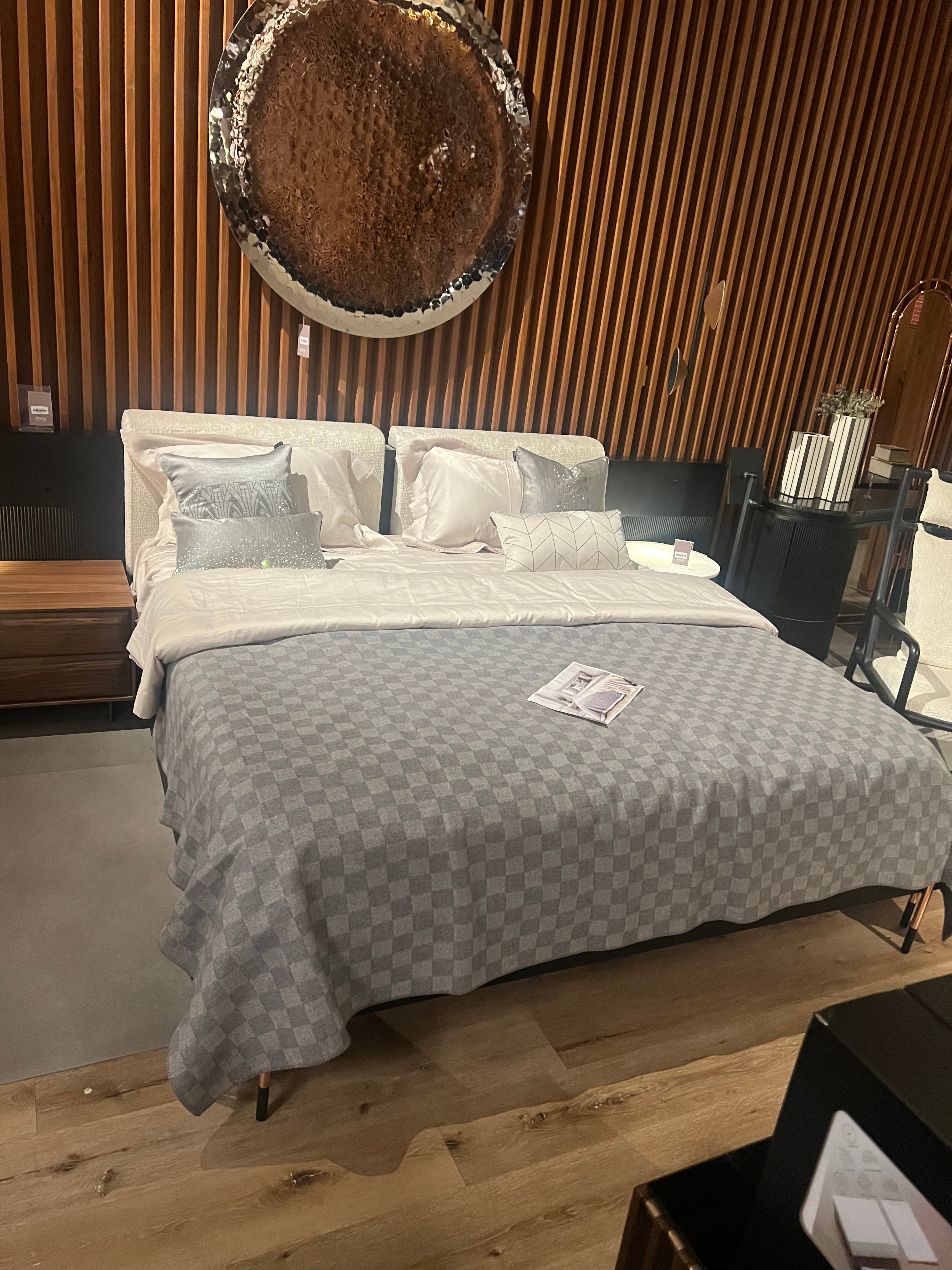 Display Item - Dali King Size Bedstead  Dali-Bed Nakheel -  DISPLAY ITEM - ebarza Furniture UAE | Shop Modern Furniture in Abu Dhabi & Dubai - مفروشات ايبازرا في الامارات | تسوق اثاث عصري وديكورات مميزة في دبي وابوظبي