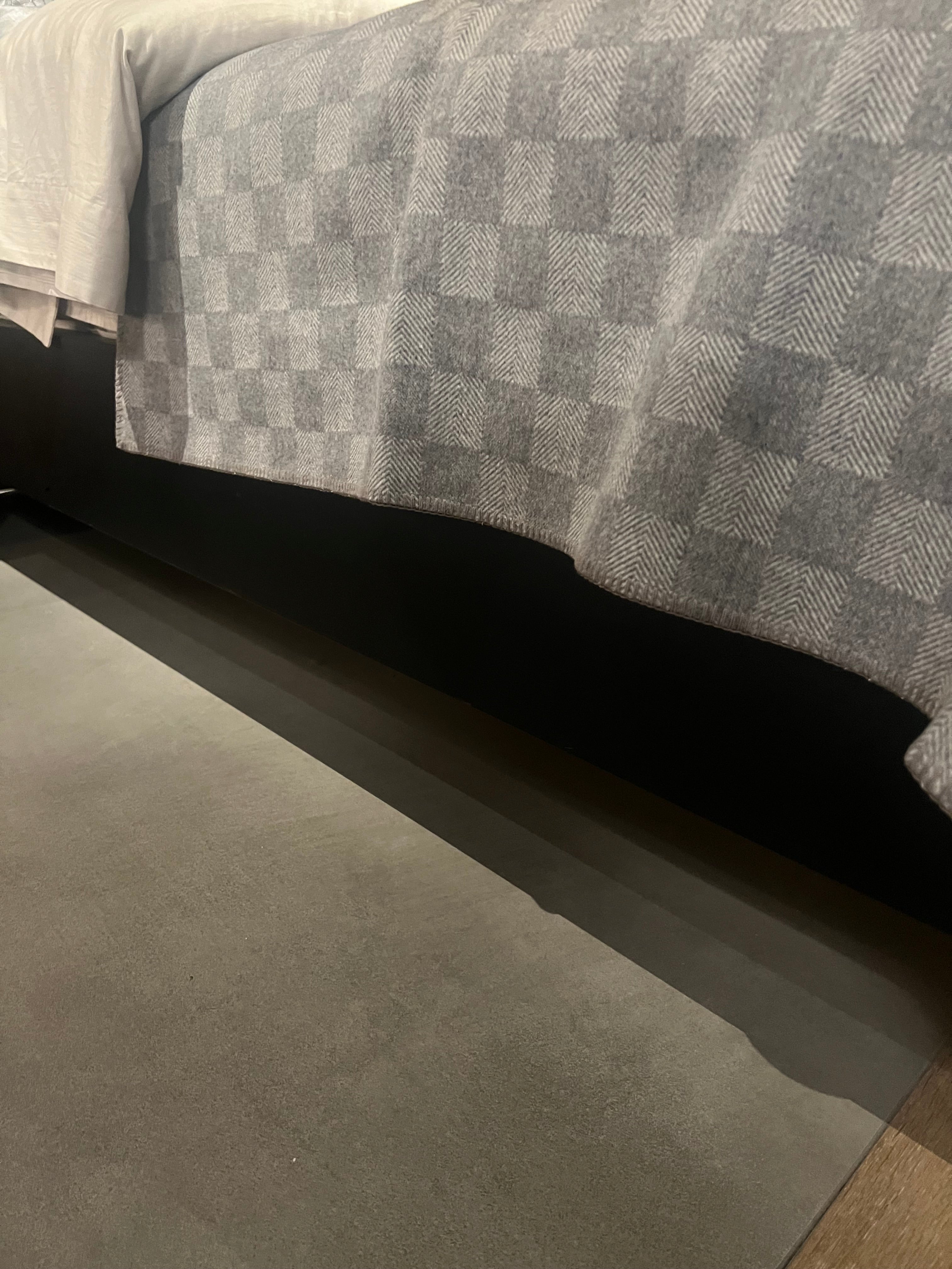 Display Item - Dali King Size Bedstead  Dali-Bed Nakheel -  DISPLAY ITEM - ebarza Furniture UAE | Shop Modern Furniture in Abu Dhabi & Dubai - مفروشات ايبازرا في الامارات | تسوق اثاث عصري وديكورات مميزة في دبي وابوظبي