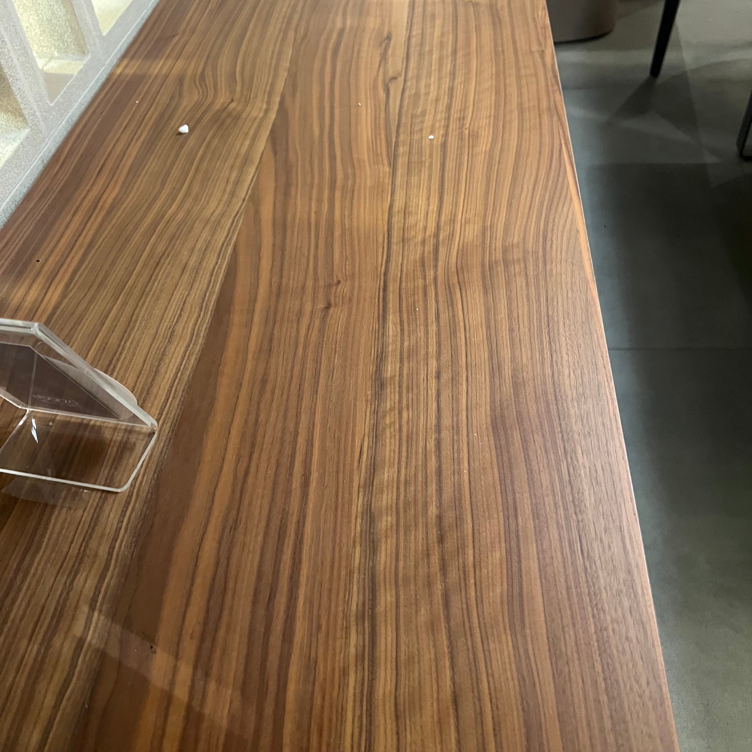 Display Item - Edessa Sideboard With Glass Edsa-Console Nakheel -  DISPLAY ITEM - ebarza Furniture UAE | Shop Modern Furniture in Abu Dhabi & Dubai - مفروشات ايبازرا في الامارات | تسوق اثاث عصري وديكورات مميزة في دبي وابوظبي