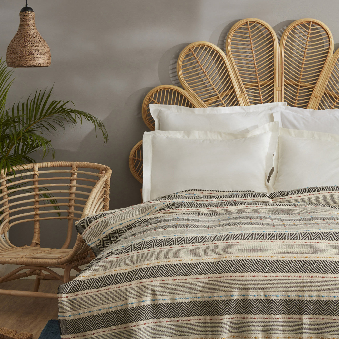 Karaca Home Bohemian Multi Double Bedspread 200.22.14.0064 -  Blankets - ebarza Furniture UAE | Shop Modern Furniture in Abu Dhabi & Dubai - مفروشات ايبازرا في الامارات | تسوق اثاث عصري وديكورات مميزة في دبي وابوظبي