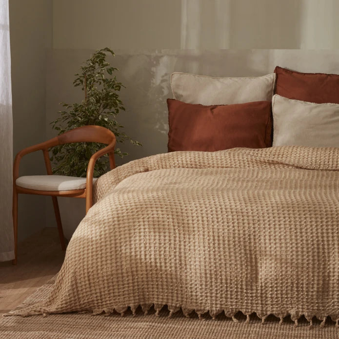 Karaca Home Casey Double Waffle Blanket 200x230 cm Beige 200.22.01.0087 -  Blankets - ebarza Furniture UAE | Shop Modern Furniture in Abu Dhabi & Dubai - مفروشات ايبازرا في الامارات | تسوق اثاث عصري وديكورات مميزة في دبي وابوظبي