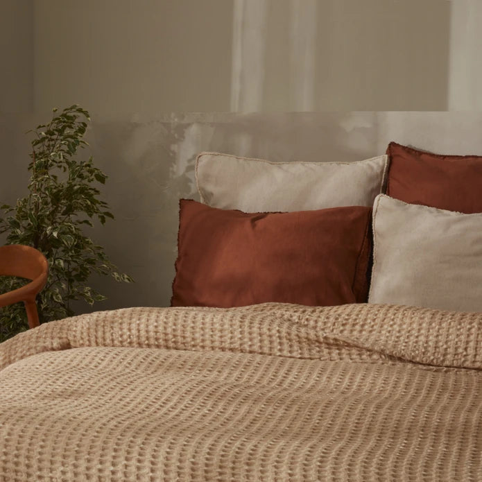 Karaca Home Casey Double Waffle Blanket 200x230 cm Beige 200.22.01.0087 -  Blankets - ebarza Furniture UAE | Shop Modern Furniture in Abu Dhabi & Dubai - مفروشات ايبازرا في الامارات | تسوق اثاث عصري وديكورات مميزة في دبي وابوظبي