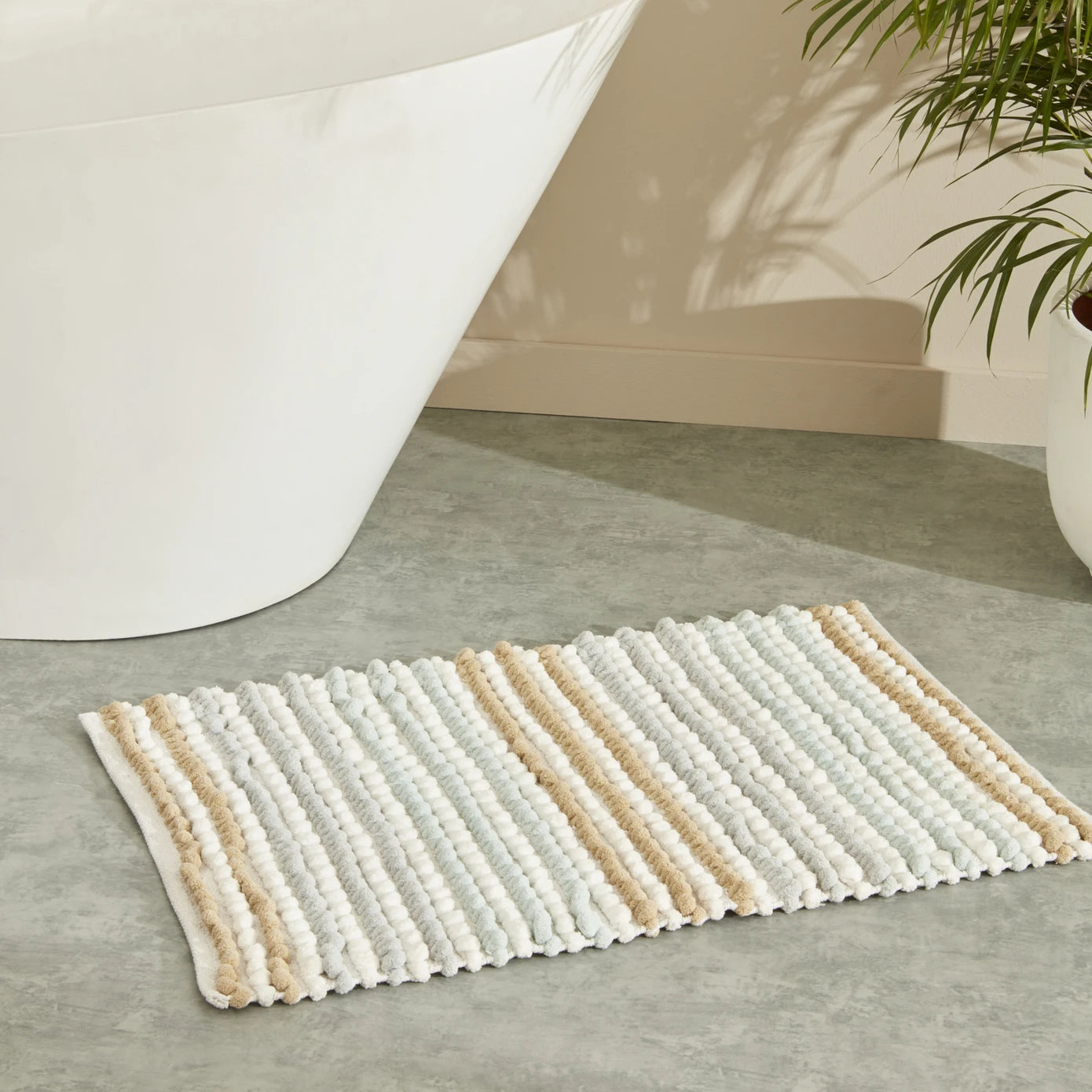 Karaca Sarah Anderson Stacey Bath Mat 60x90 cm Beige 160.22.11.0011 -  Bath Mats - ebarza Furniture UAE | Shop Modern Furniture in Abu Dhabi & Dubai - مفروشات ايبازرا في الامارات | تسوق اثاث عصري وديكورات مميزة في دبي وابوظبي