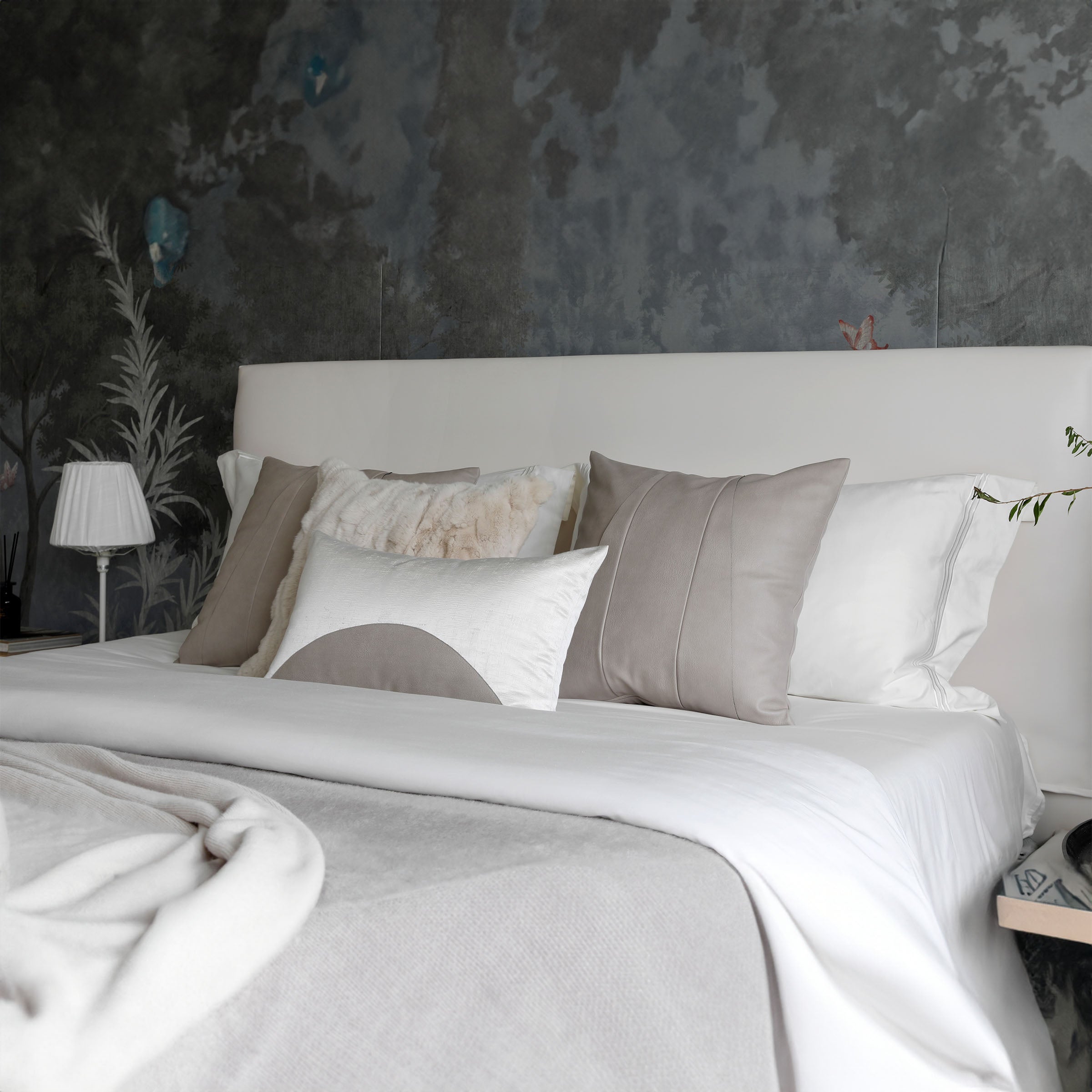 Pre-order 35 Days Delivery Leonardo Full Bedding Set EBB035 -  Bedding - ebarza Furniture UAE | Shop Modern Furniture in Abu Dhabi & Dubai - مفروشات ايبازرا في الامارات | تسوق اثاث عصري وديكورات مميزة في دبي وابوظبي