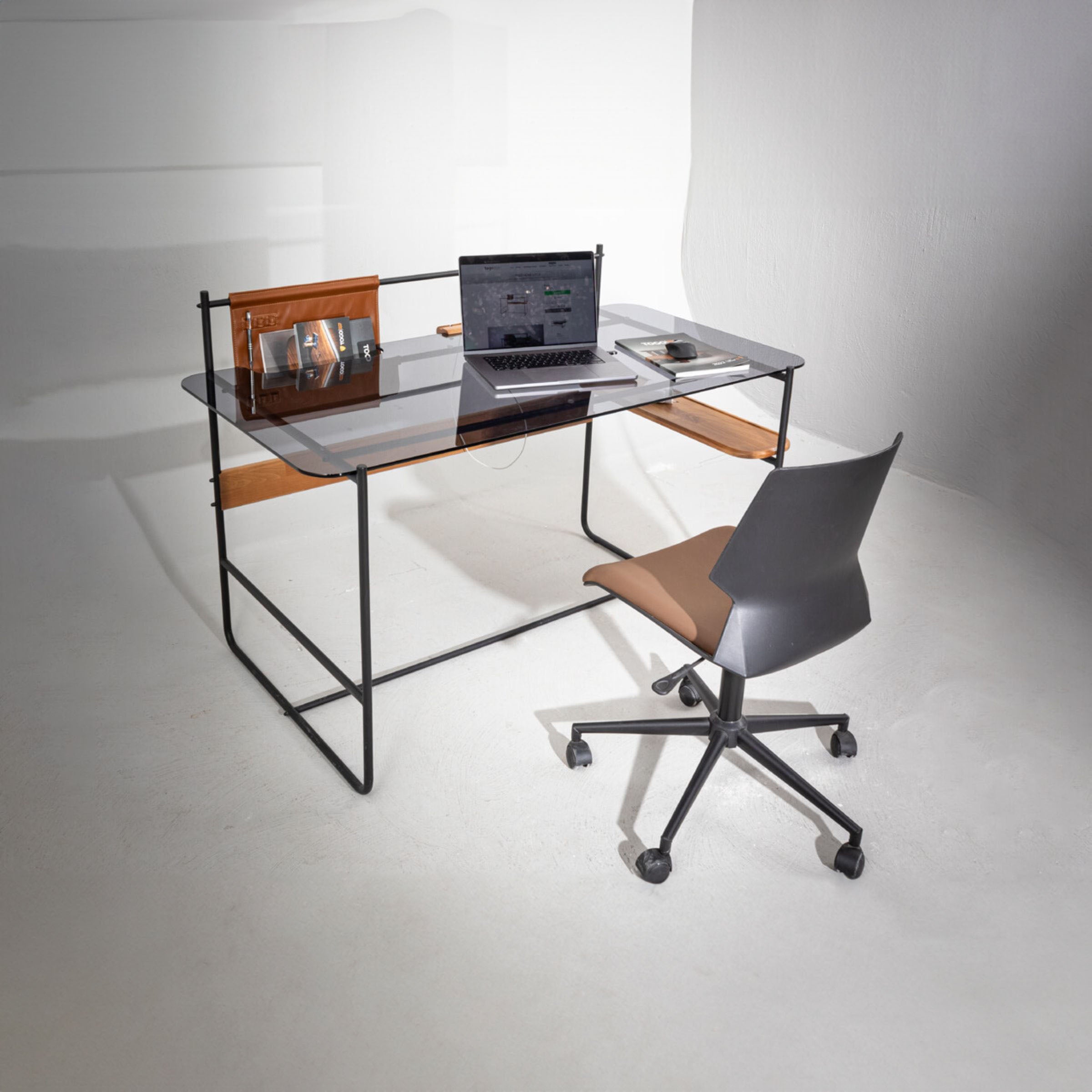 Pars Desk PA-D001 -  Office Desks - ebarza Furniture UAE | Shop Modern Furniture in Abu Dhabi & Dubai - مفروشات ايبازرا في الامارات | تسوق اثاث عصري وديكورات مميزة في دبي وابوظبي