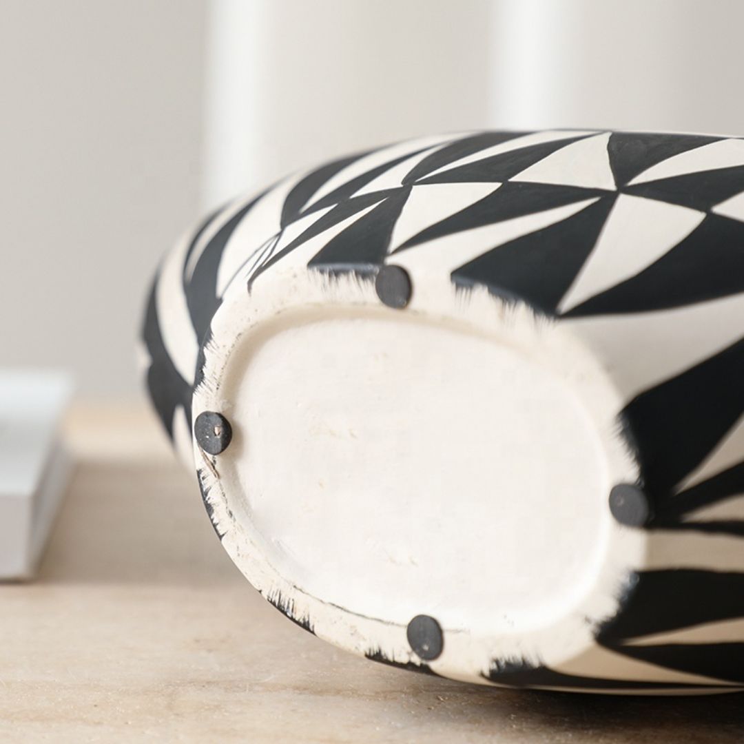 Triangular Hand-Painted Vase -B FD-D24067B -  Vases - ebarza Furniture UAE | Shop Modern Furniture in Abu Dhabi & Dubai - مفروشات ايبازرا في الامارات | تسوق اثاث عصري وديكورات مميزة في دبي وابوظبي
