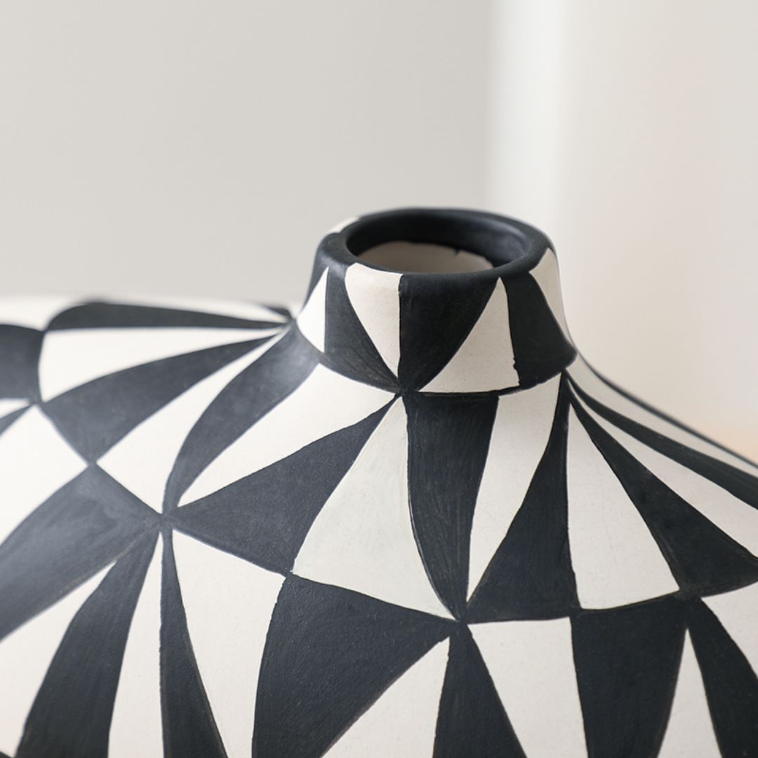 Triangular Hand-Painted Vase -B FD-D24067B -  Vases - ebarza Furniture UAE | Shop Modern Furniture in Abu Dhabi & Dubai - مفروشات ايبازرا في الامارات | تسوق اثاث عصري وديكورات مميزة في دبي وابوظبي