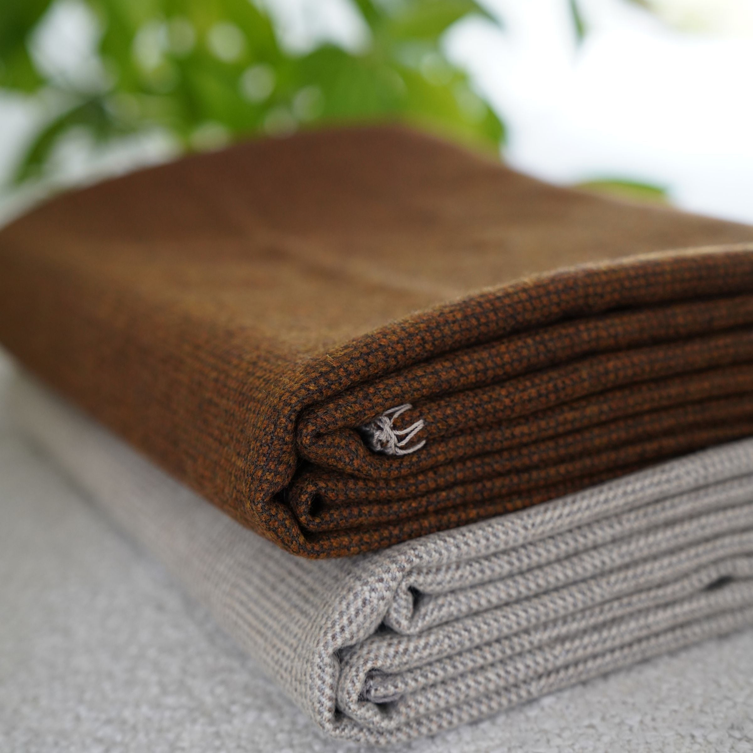 Ebarza Cartier Monochrome Wool Blanket ETB023 -  Blankets - ebarza Furniture UAE | Shop Modern Furniture in Abu Dhabi & Dubai - مفروشات ايبازرا في الامارات | تسوق اثاث عصري وديكورات مميزة في دبي وابوظبي