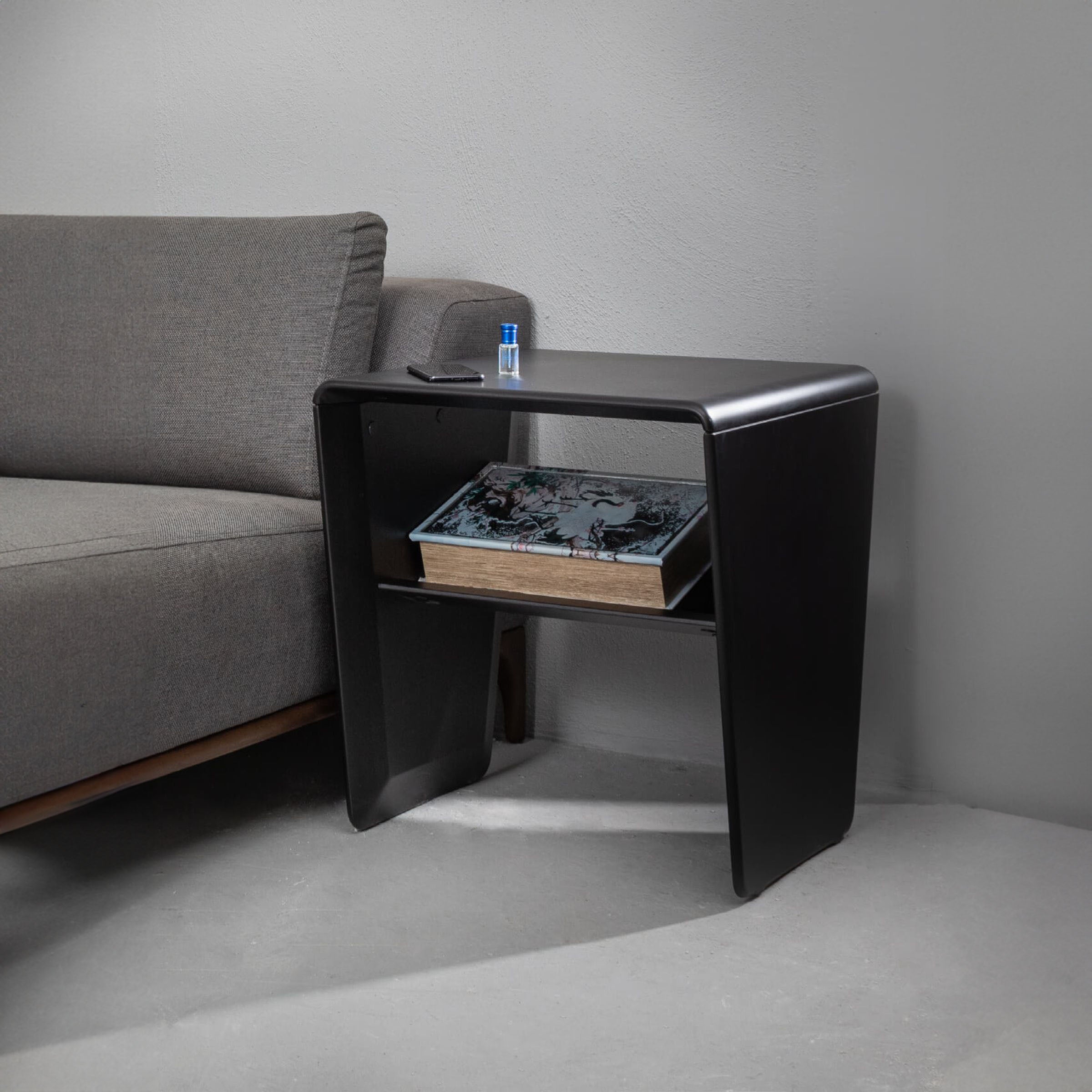 Vega Side Table V-ST002 -  Side Tables - ebarza Furniture UAE | Shop Modern Furniture in Abu Dhabi & Dubai - مفروشات ايبازرا في الامارات | تسوق اثاث عصري وديكورات مميزة في دبي وابوظبي