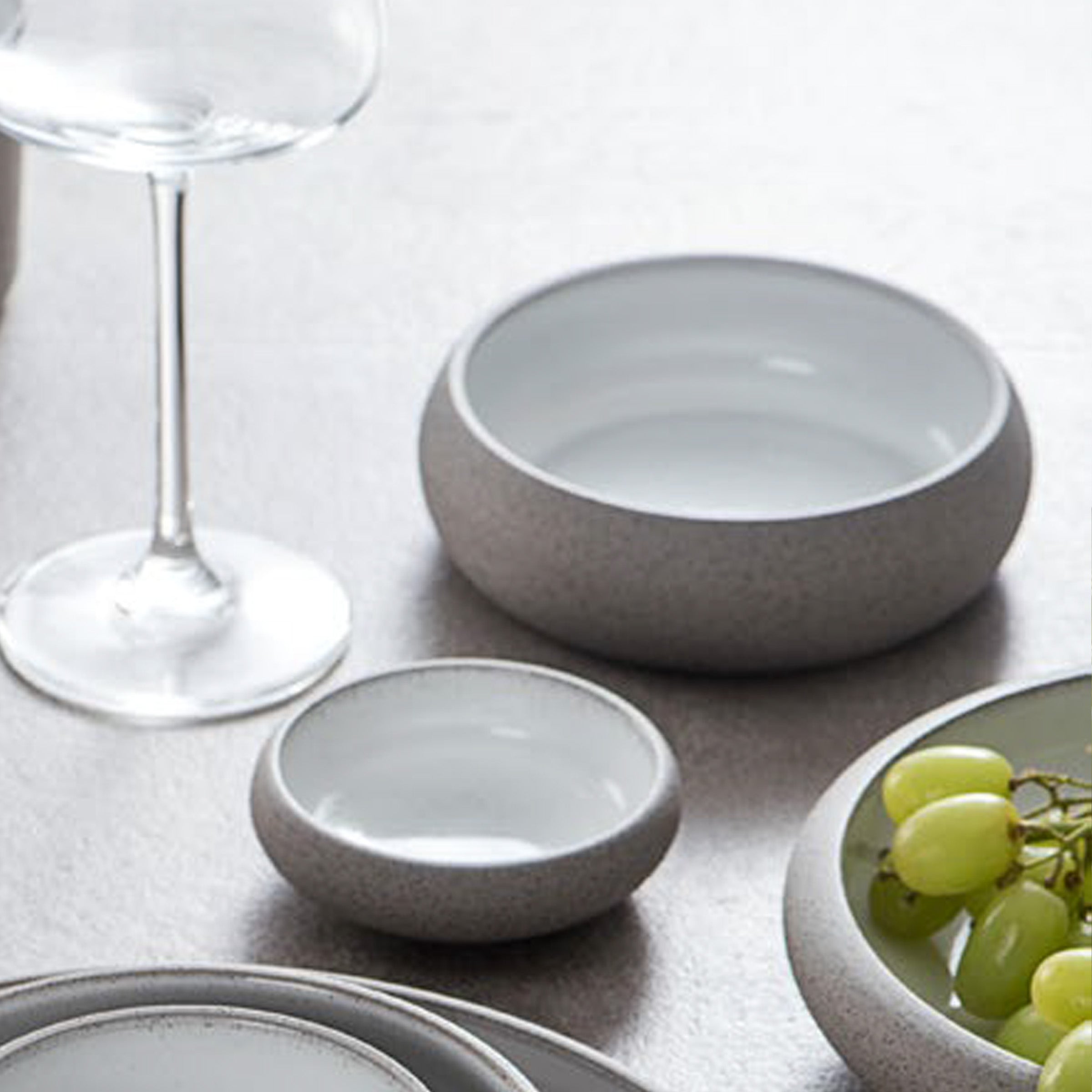 Nordic Western Round plate  3.75  E746-O-06004 3.75 -  Plates - ebarza Furniture UAE | Shop Modern Furniture in Abu Dhabi & Dubai - مفروشات ايبازرا في الامارات | تسوق اثاث عصري وديكورات مميزة في دبي وابوظبي